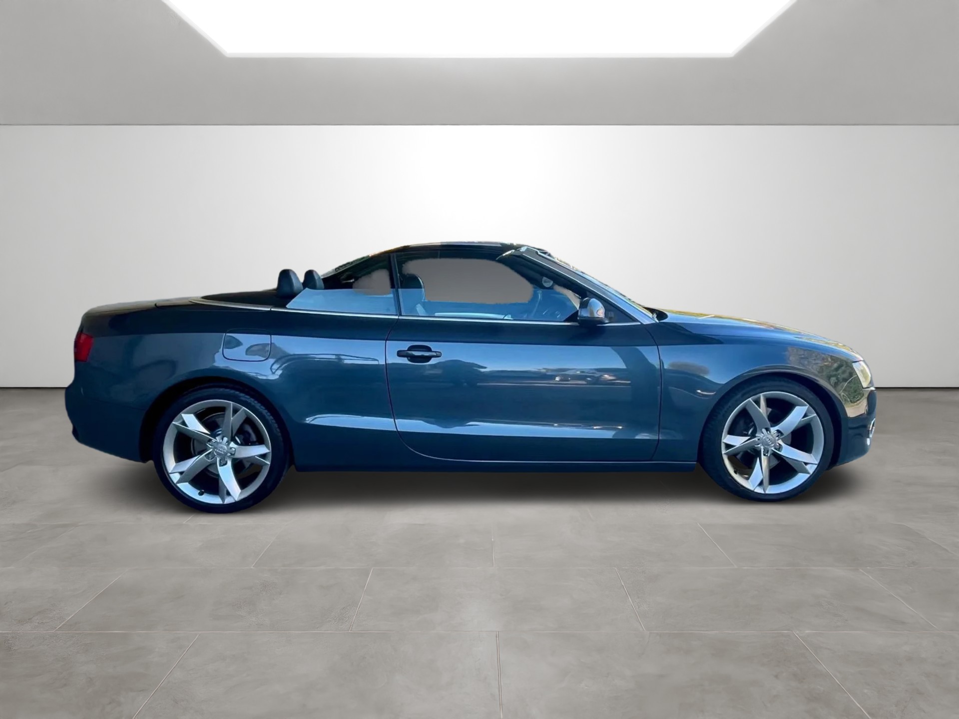 AUDI A5 Cabriolet 3.0 TDI quattro S-tronic-image-3