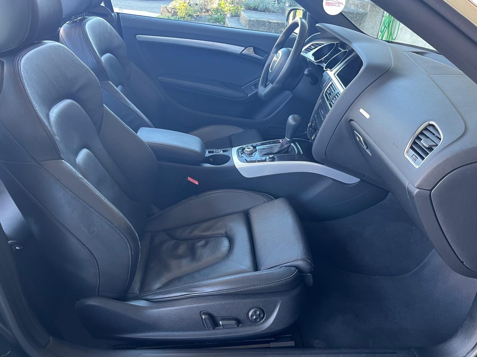 AUDI A5 Cabriolet 3.0 TDI quattro S-tronic-image-11