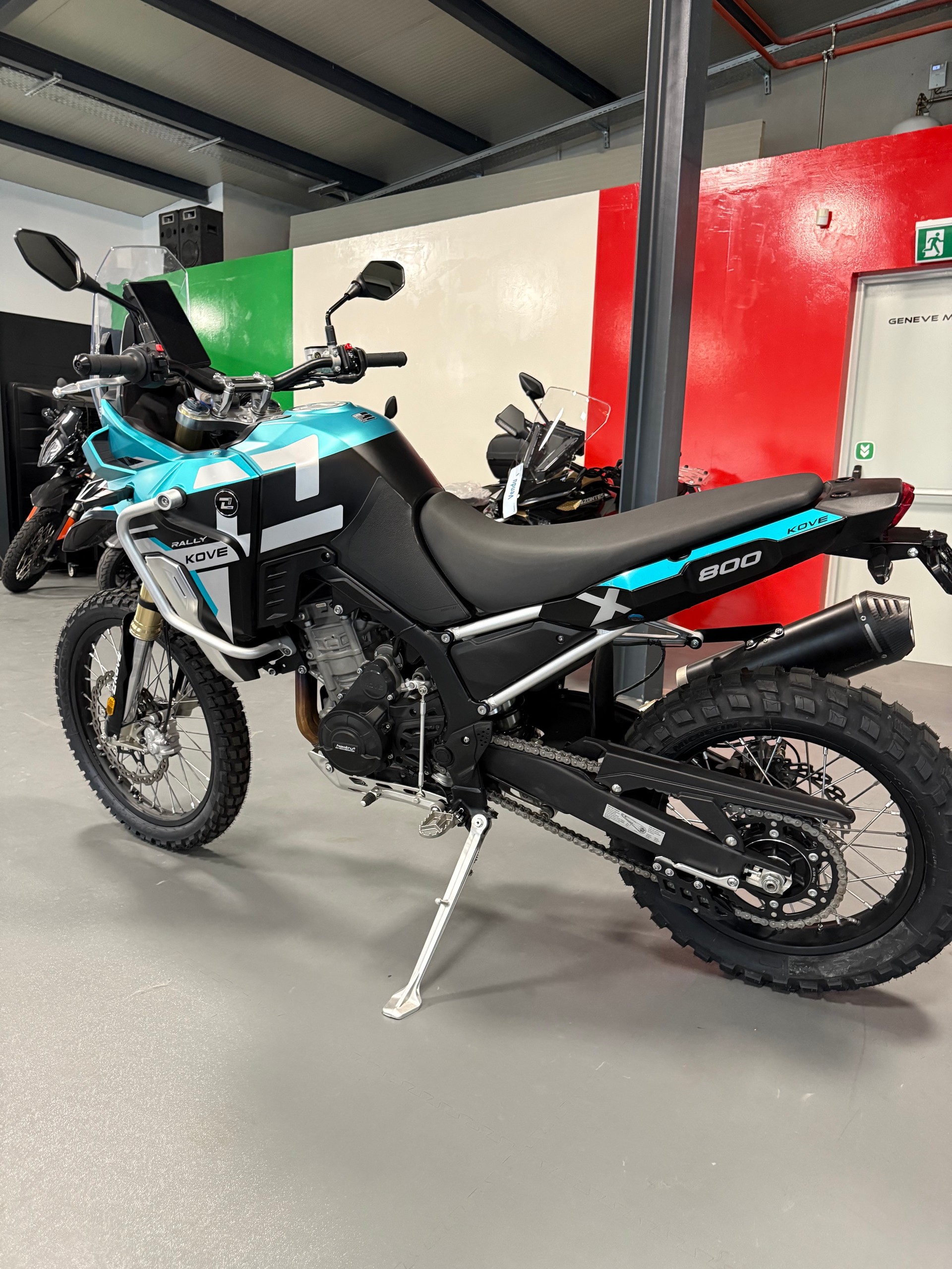 KOVE 800 X Rally-showroom-element-2