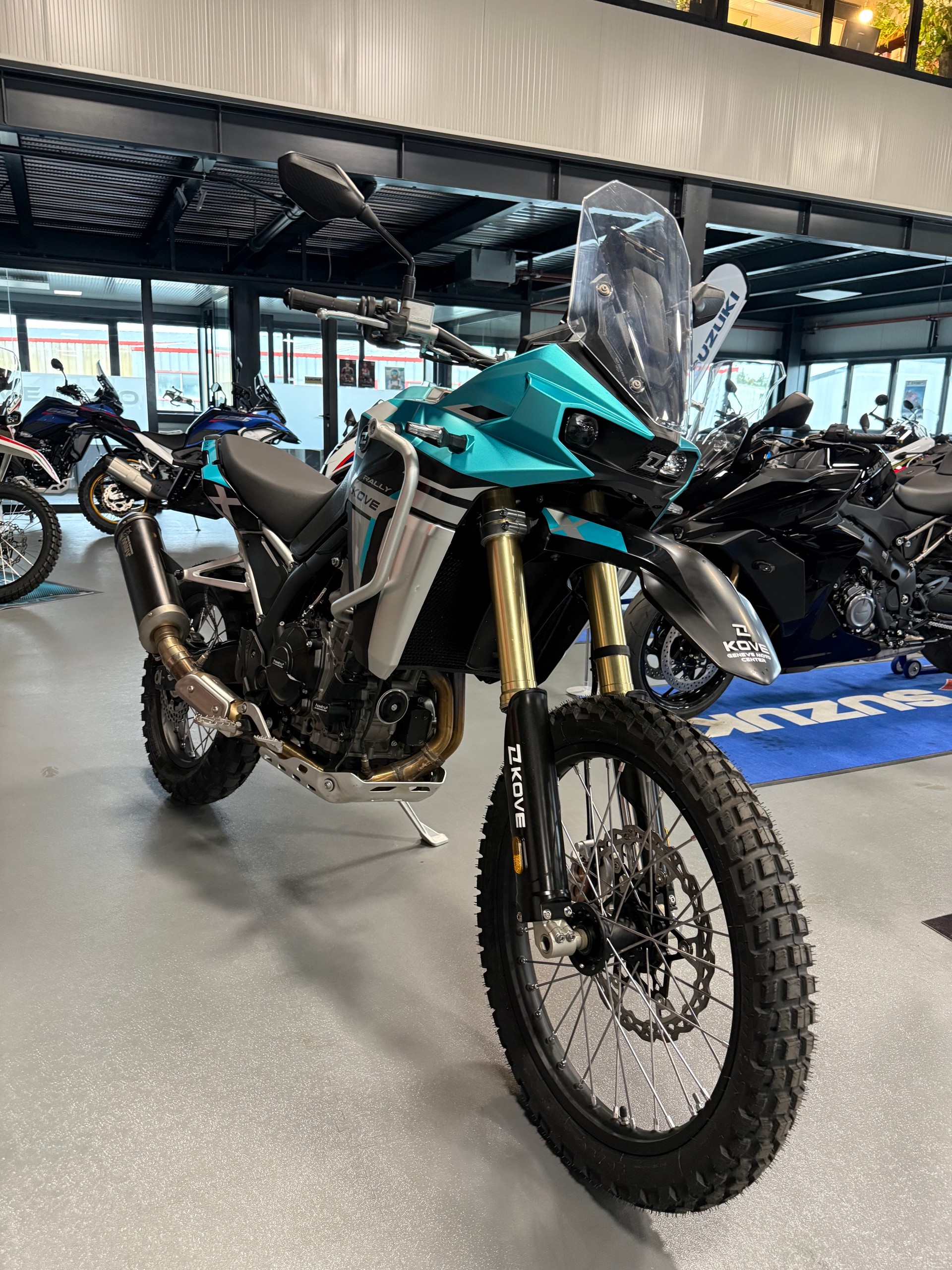 KOVE 800 X Rally-showroom-element-1