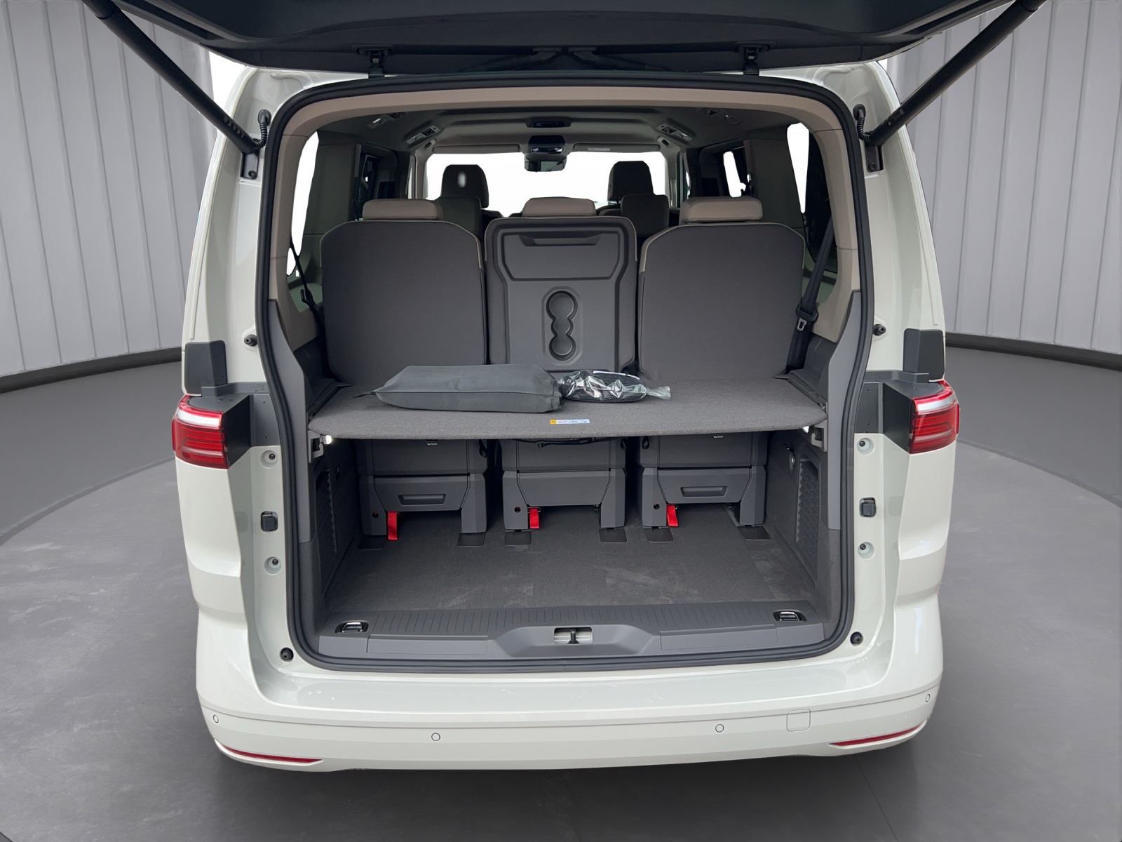 VW Multivan 2.0 TDI Trend Liberty Lang DSG-image-13