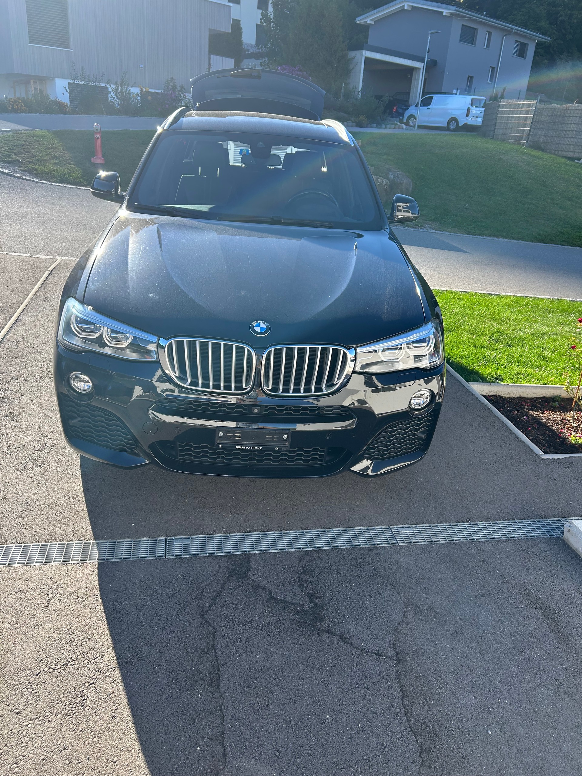 BMW 28i xDrive-image-1