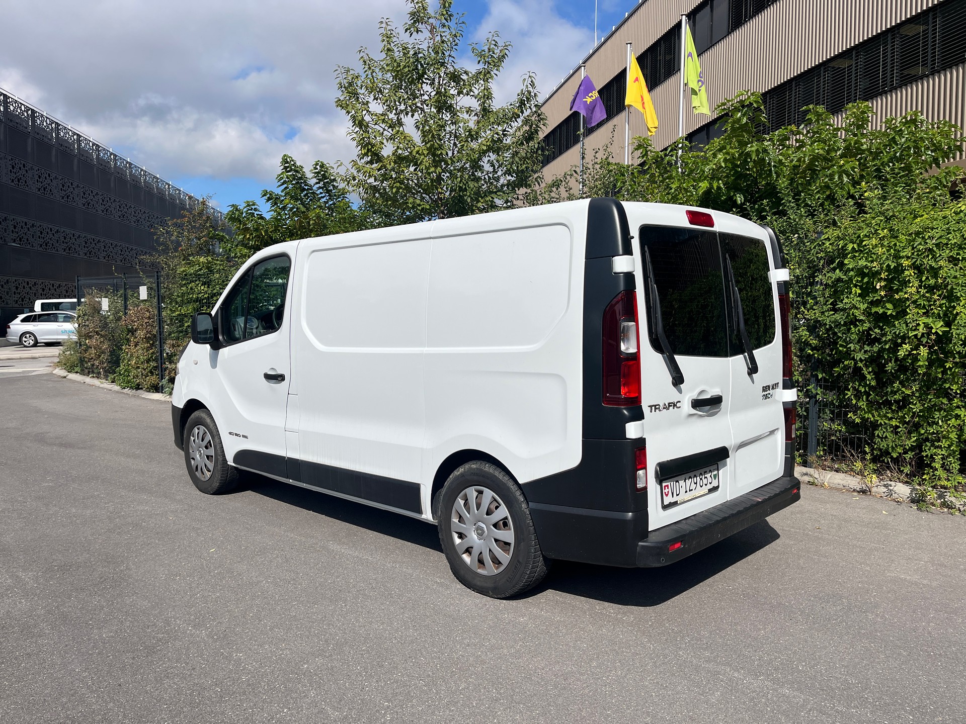 RENAULT fourgon aménager-image-4