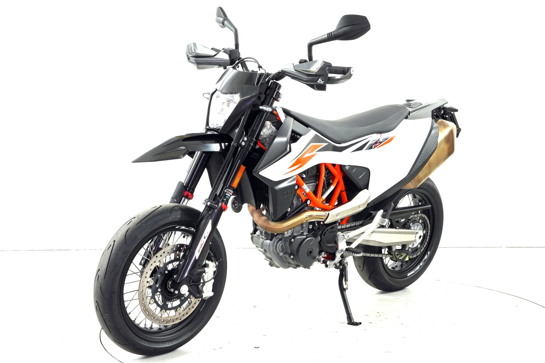 KTM 690 SMC R ABS-showroom-element-2