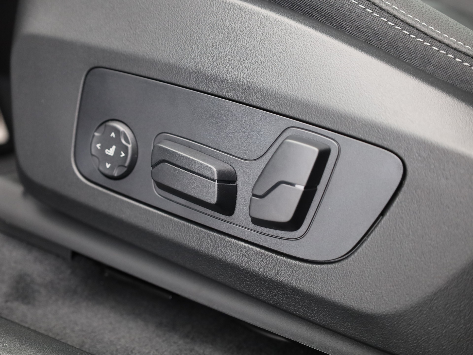 BMW X1 xDrive 30e M Sport-image-12