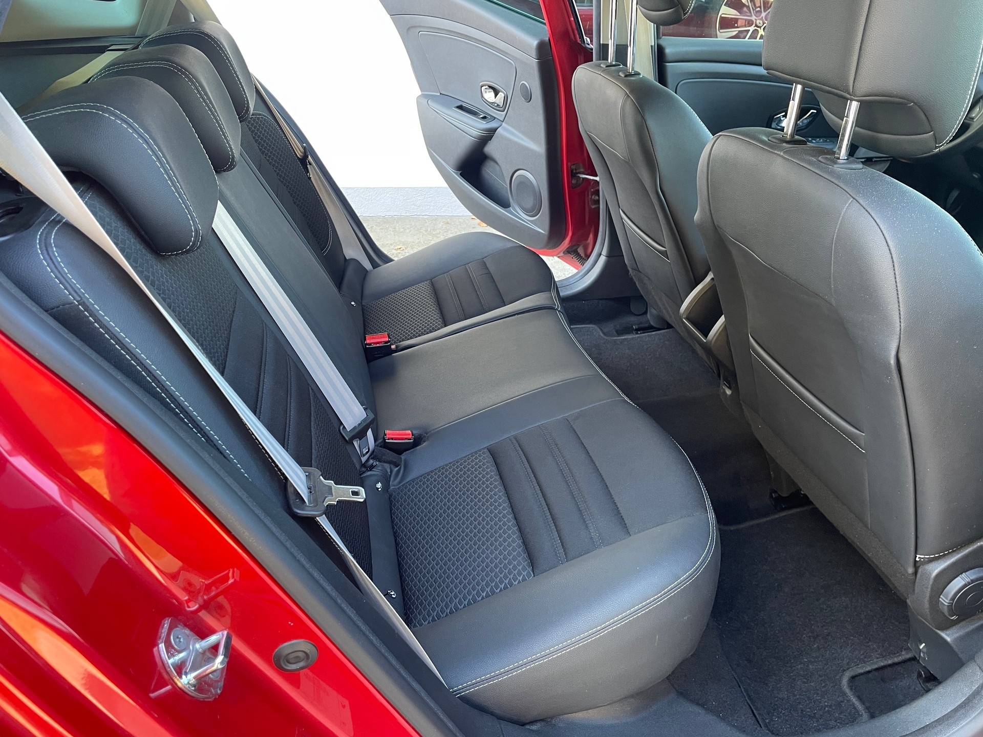 RENAULT Mégane Grandtour 1.5 dCi Bose EDC-image-6