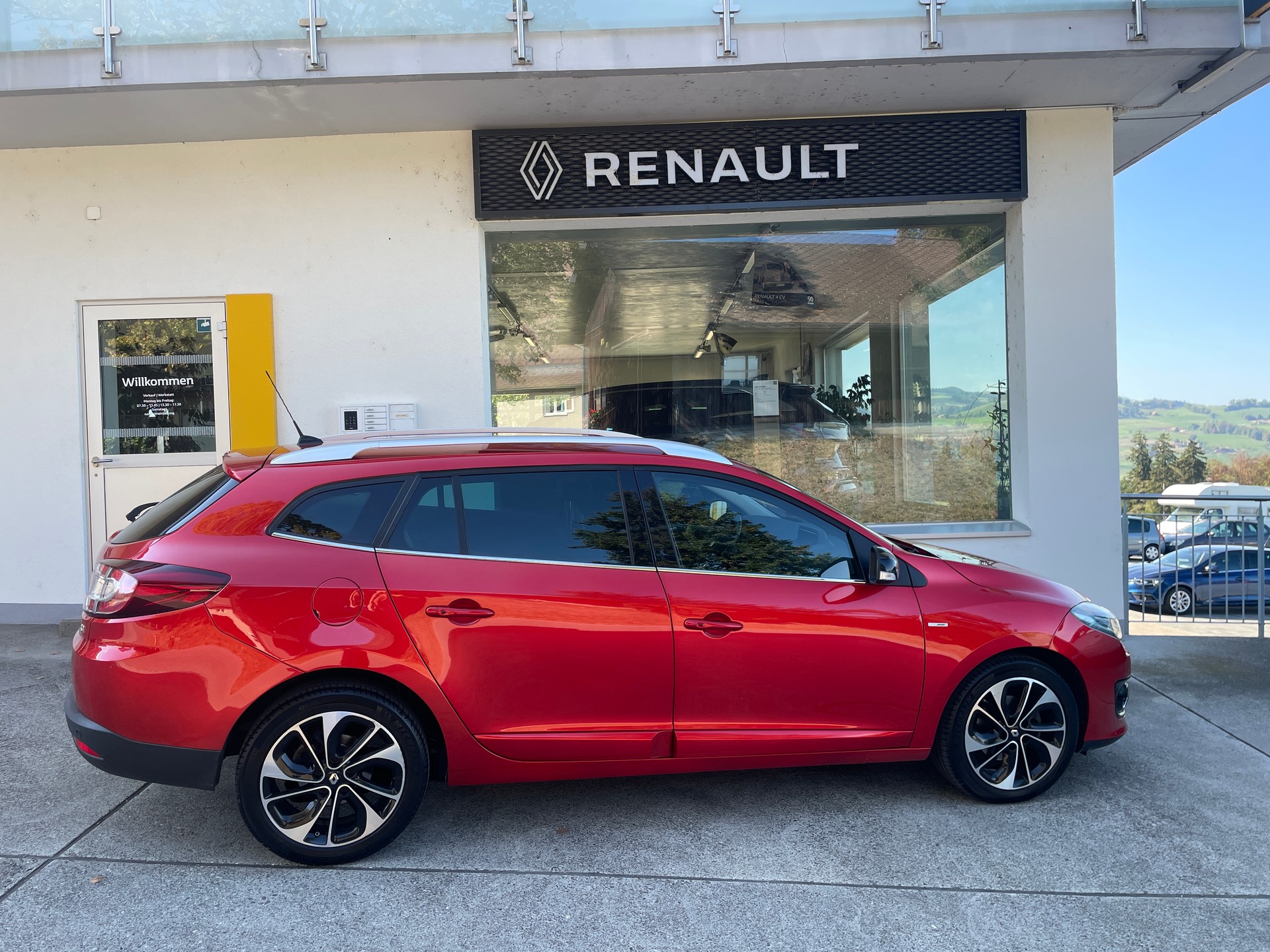 RENAULT Mégane Grandtour 1.5 dCi Bose EDC-image-2