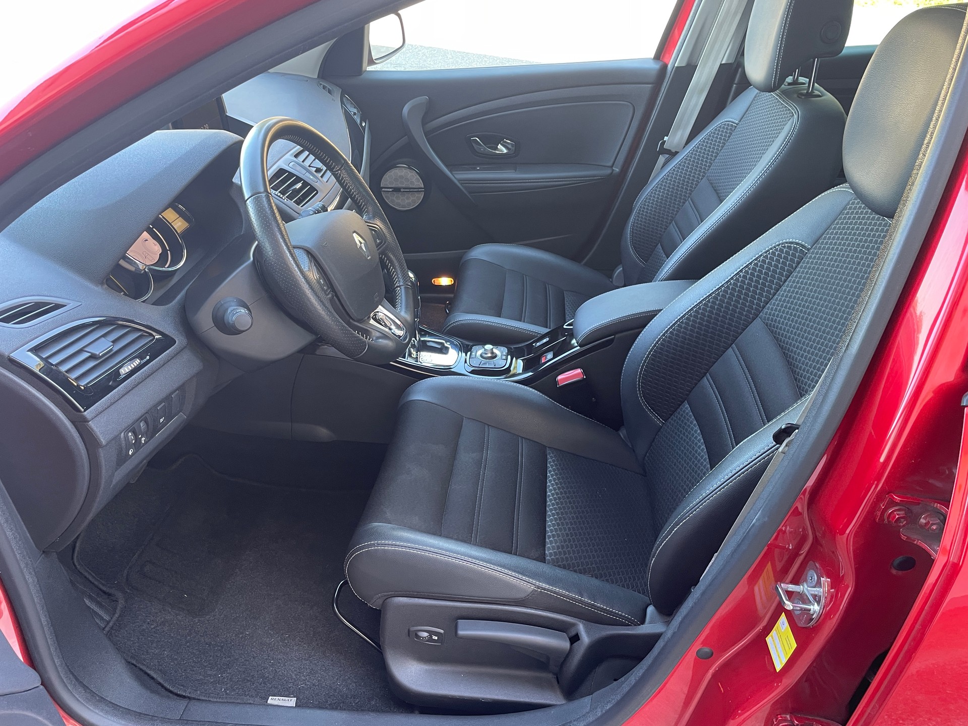 RENAULT Mégane Grandtour 1.5 dCi Bose EDC-image-14