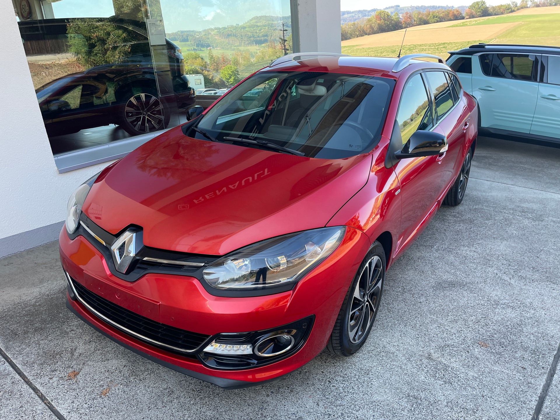 RENAULT Mégane Grandtour 1.5 dCi Bose EDC-image-1