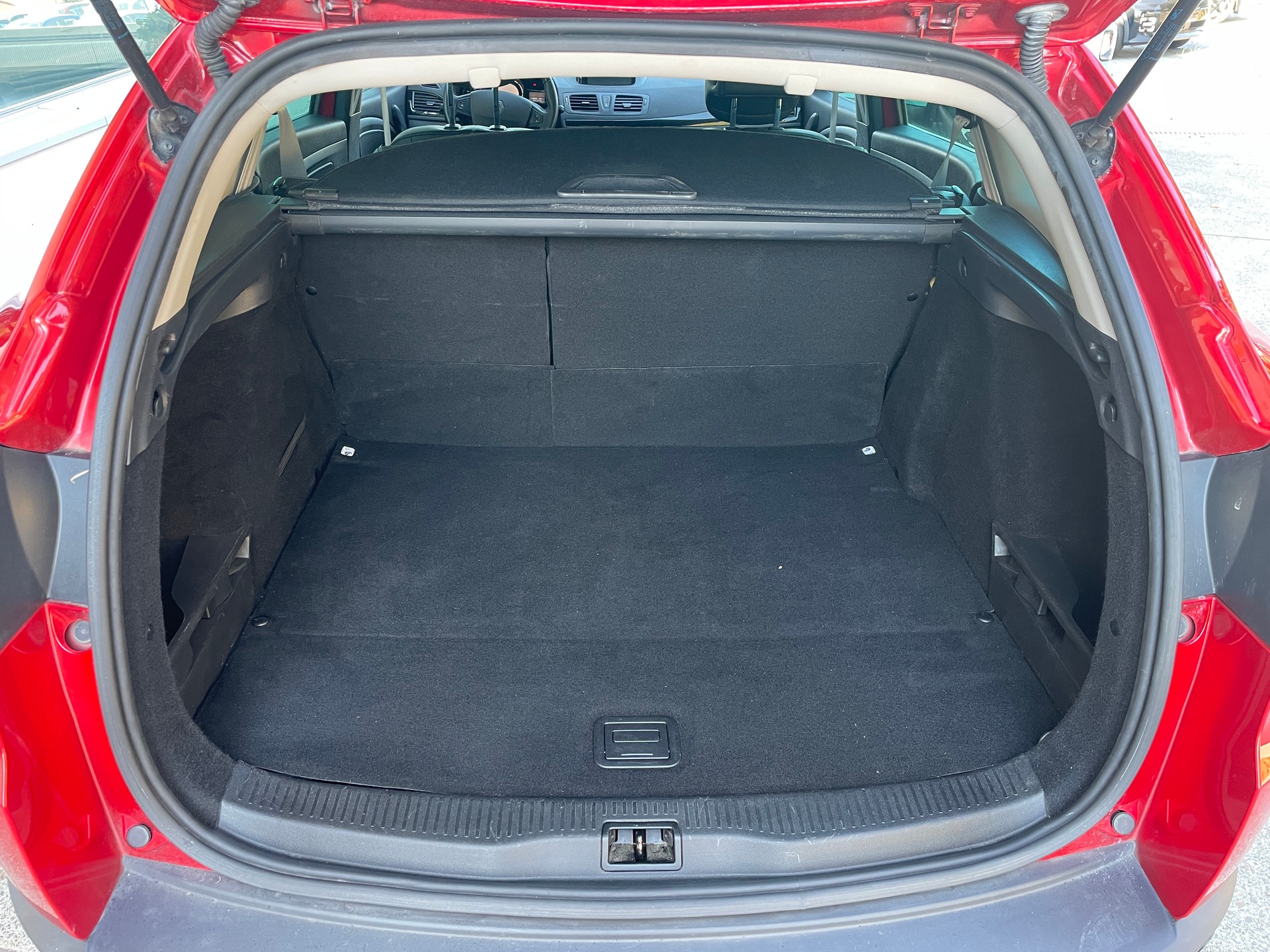 RENAULT Mégane Grandtour 1.5 dCi Bose EDC-image-7
