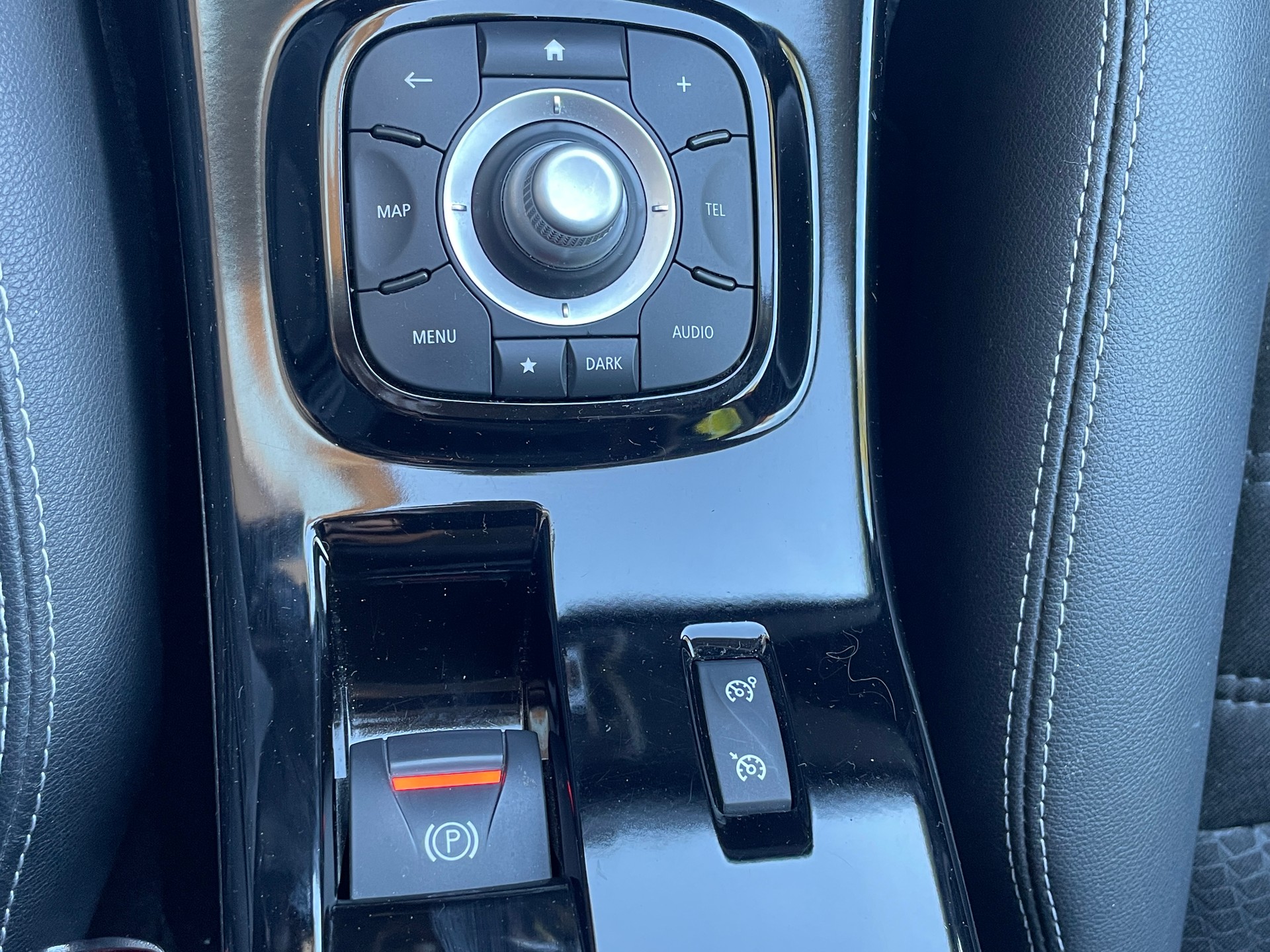 RENAULT Mégane Grandtour 1.5 dCi Bose EDC-image-11