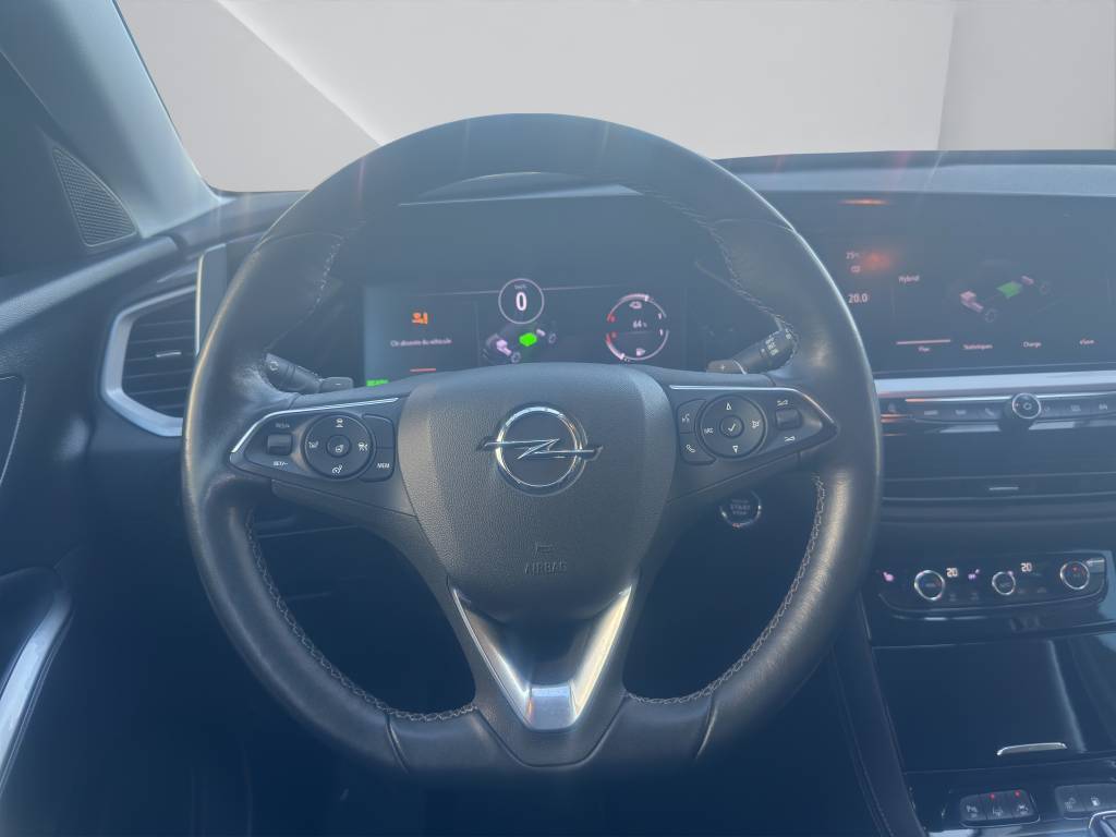 OPEL Grandland 1.6 Hybrid4 Ultimate Automatik-image-13