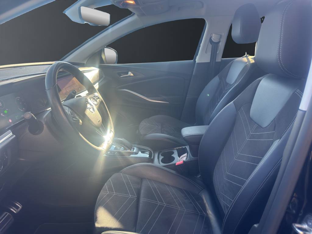 OPEL Grandland 1.6 Hybrid4 Ultimate Automatik-image-7