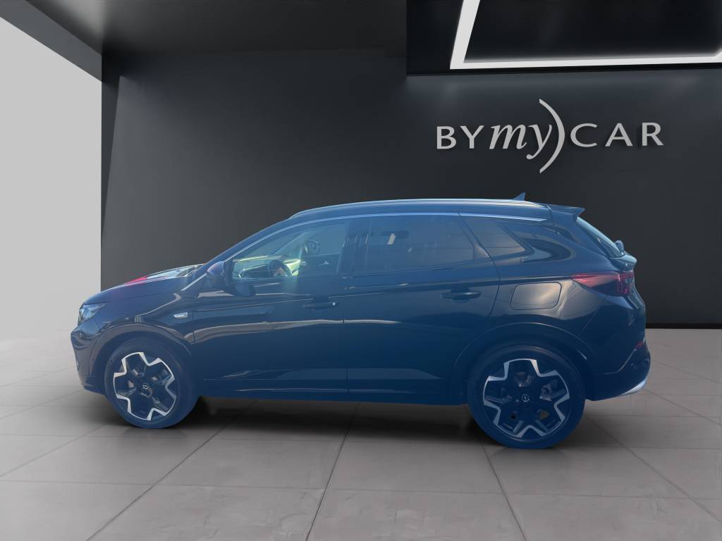 OPEL Grandland 1.6 Hybrid4 Ultimate Automatik-image-2