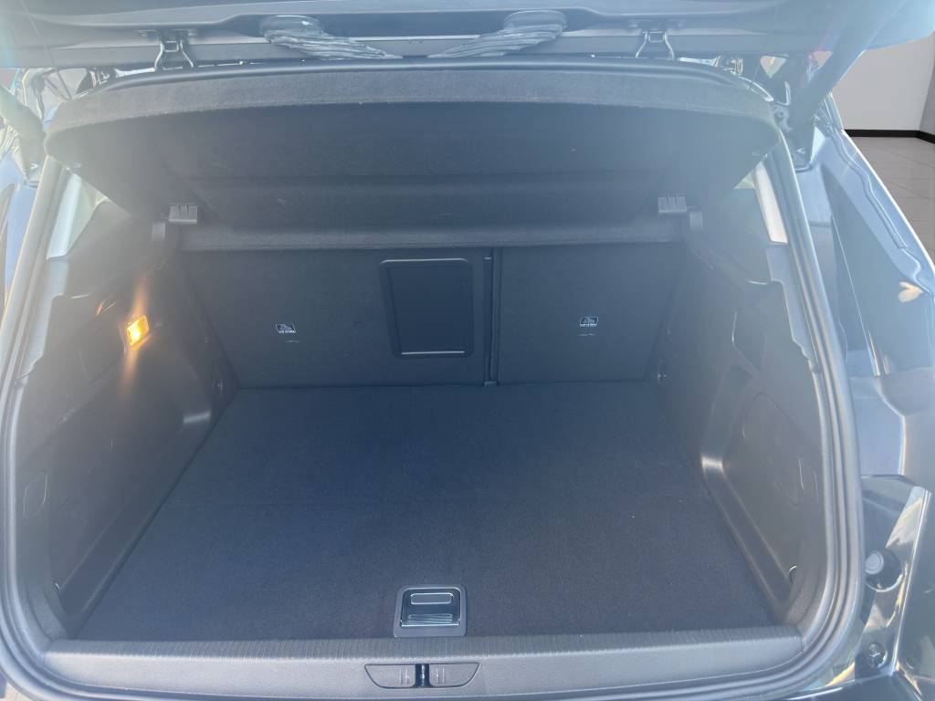 OPEL Grandland 1.6 Hybrid4 Ultimate Automatik-image-10