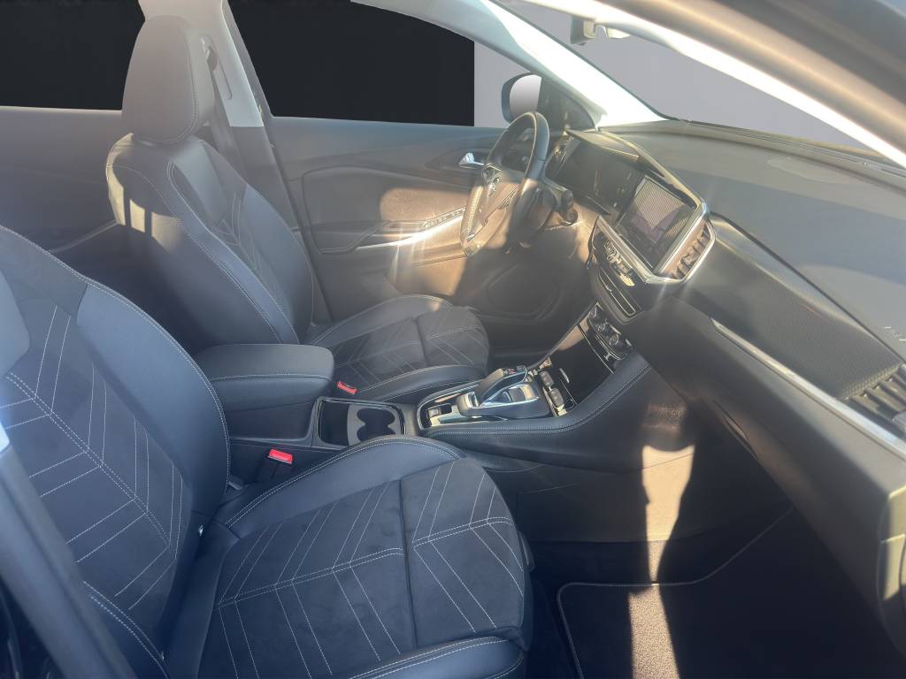 OPEL Grandland 1.6 Hybrid4 Ultimate Automatik-image-9