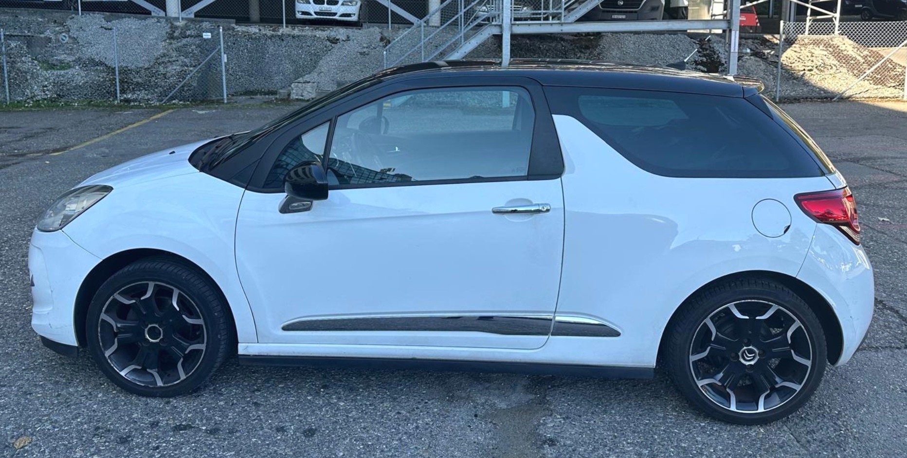 DS AUTOMOBILES DS3 1.4 VTi Chic EGS5-image-6