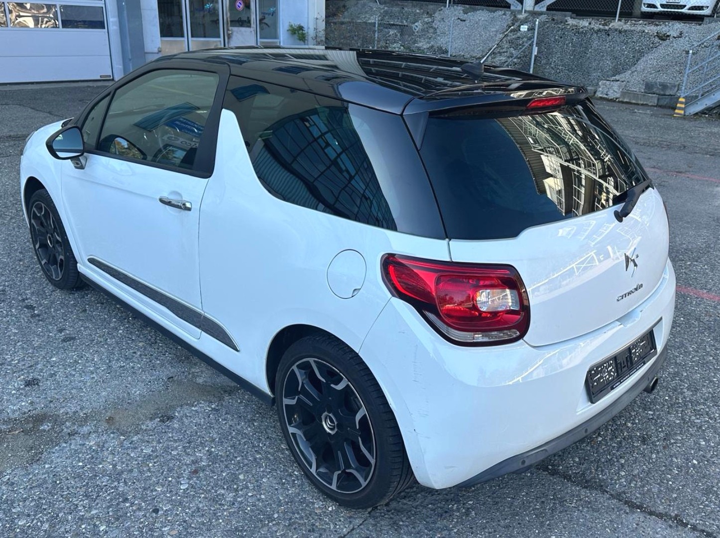 DS AUTOMOBILES DS3 1.4 VTi Chic EGS5-image-4