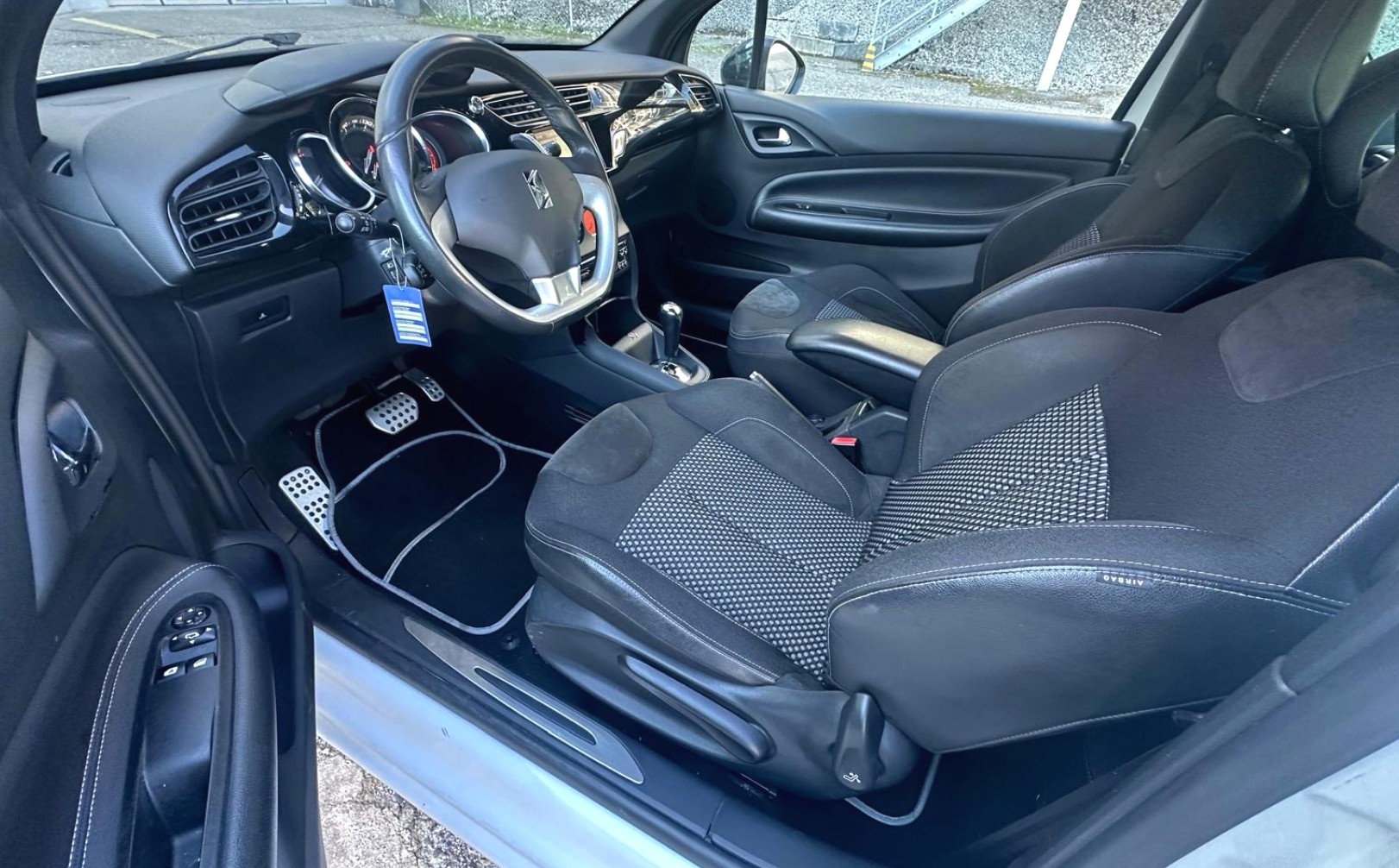 DS AUTOMOBILES DS3 1.4 VTi Chic EGS5-image-9