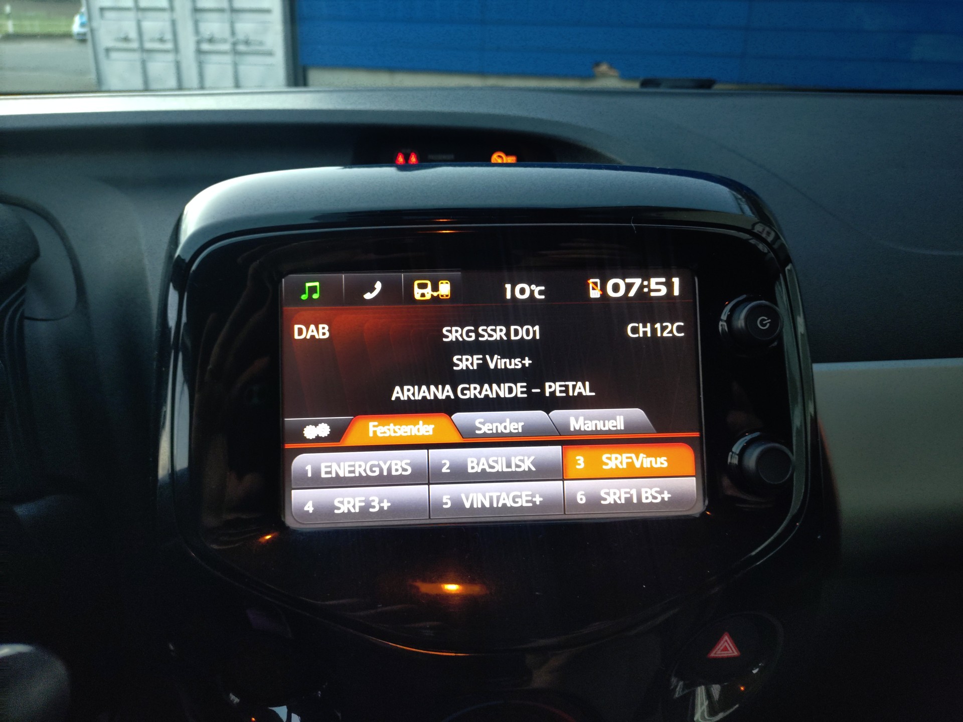 CITROEN C1 1.0 VTi ETG5 Shine-image-11