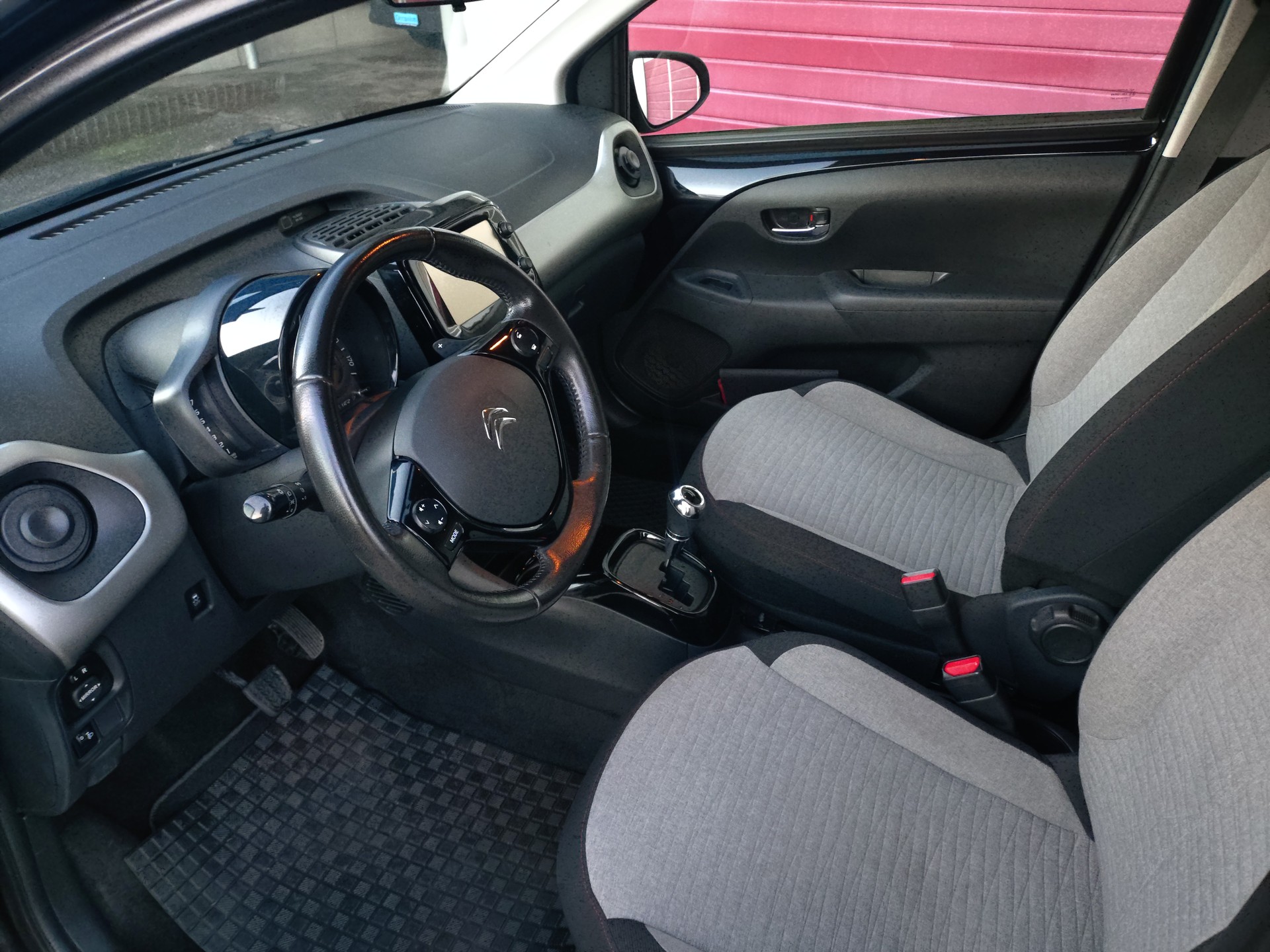 CITROEN C1 1.0 VTi ETG5 Shine-image-7