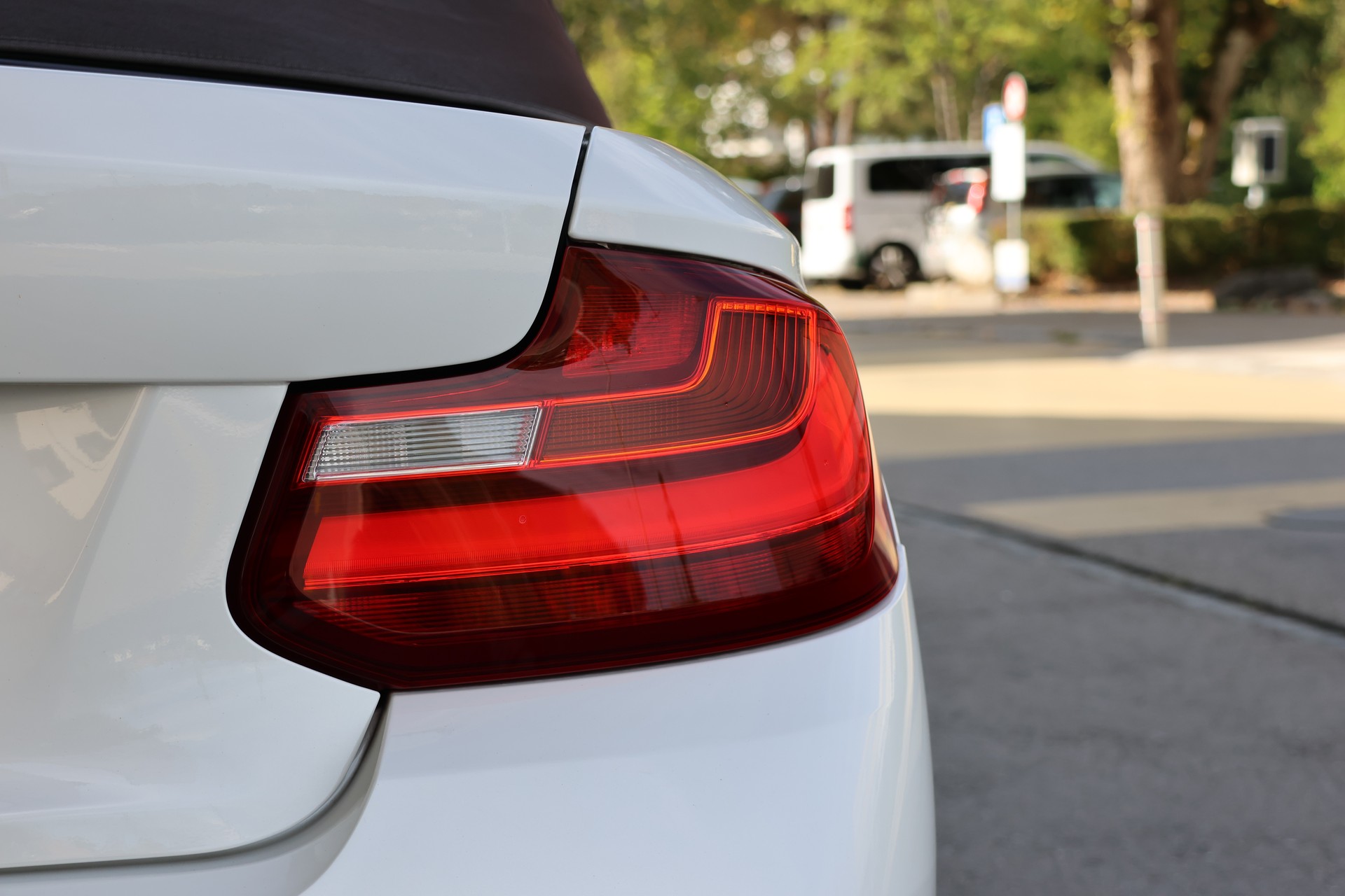 BMW M235i xDrive Steptronic-image-8