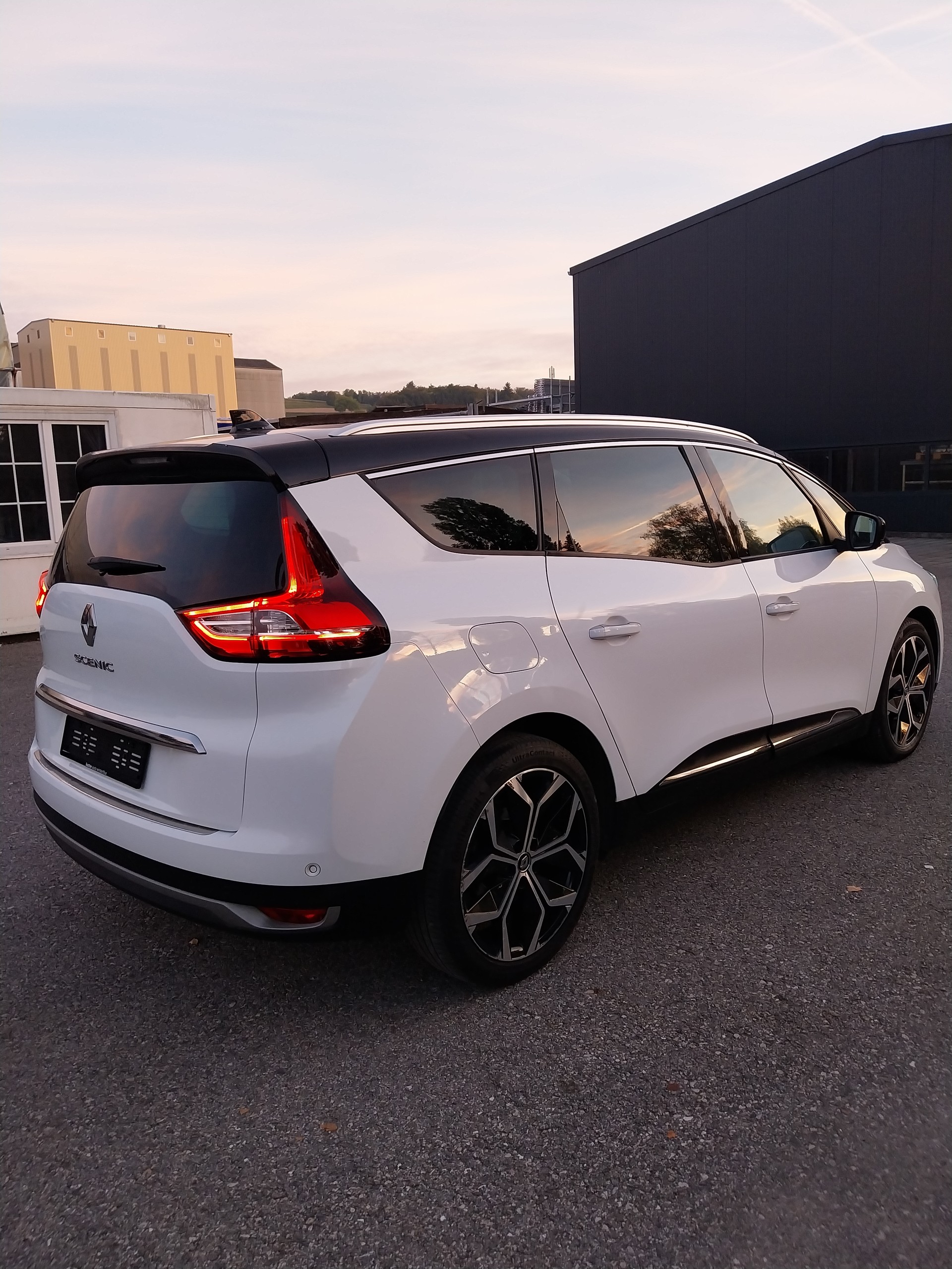 RENAULT Grand Scénic 1.3 16V Turbo Intens EDC-image-3
