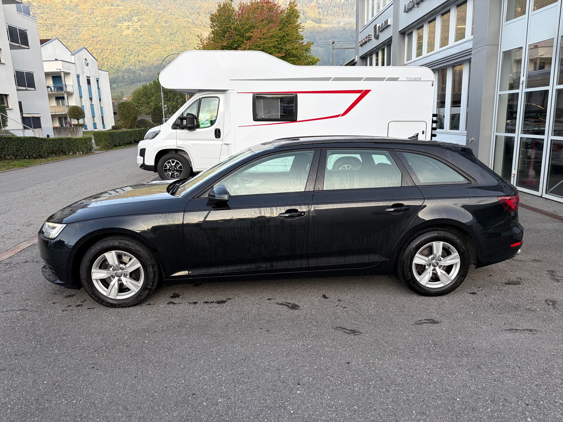 AUDI A4 Avant 2.0 TDI-image-2