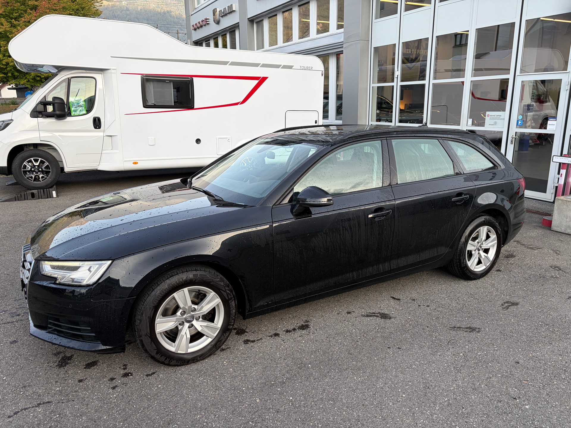AUDI A4 Avant 2.0 TDI-image-1