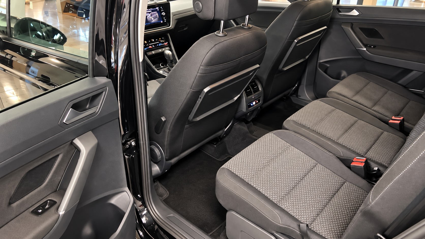 VW Touran 1.5 TSI EVO Comfortline United DSG Automat 7-Plätzer + AHK 1500kg-image-9
