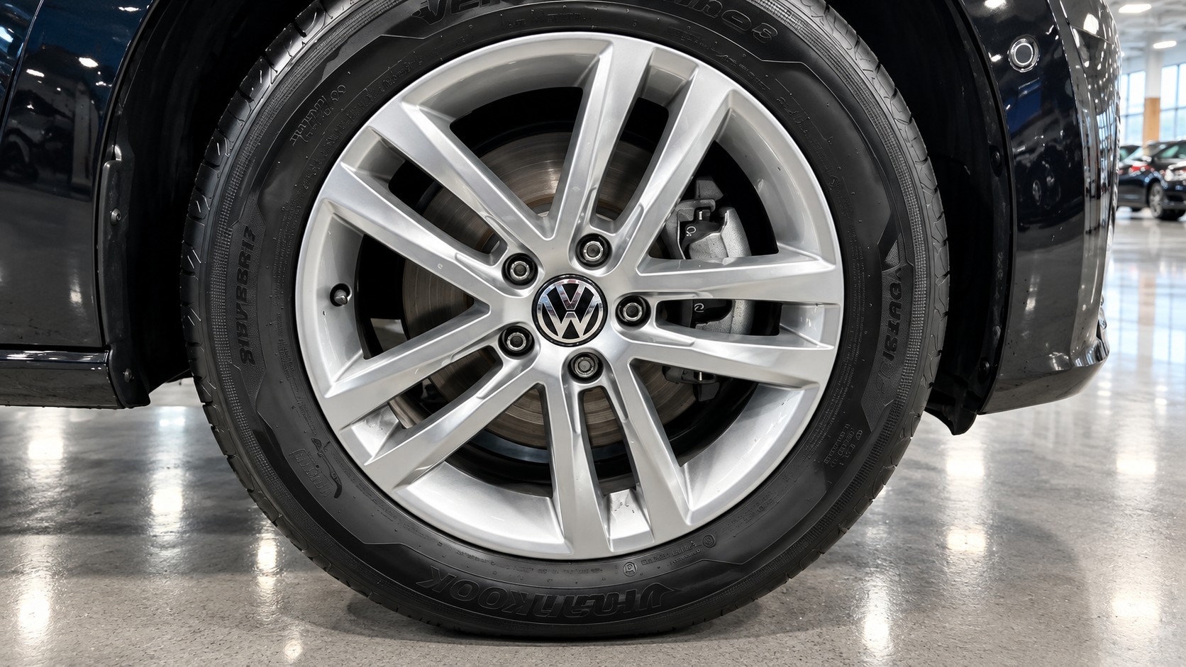 VW Touran 1.5 TSI EVO Comfortline United DSG Automat 7-Plätzer + AHK 1500kg-image-4