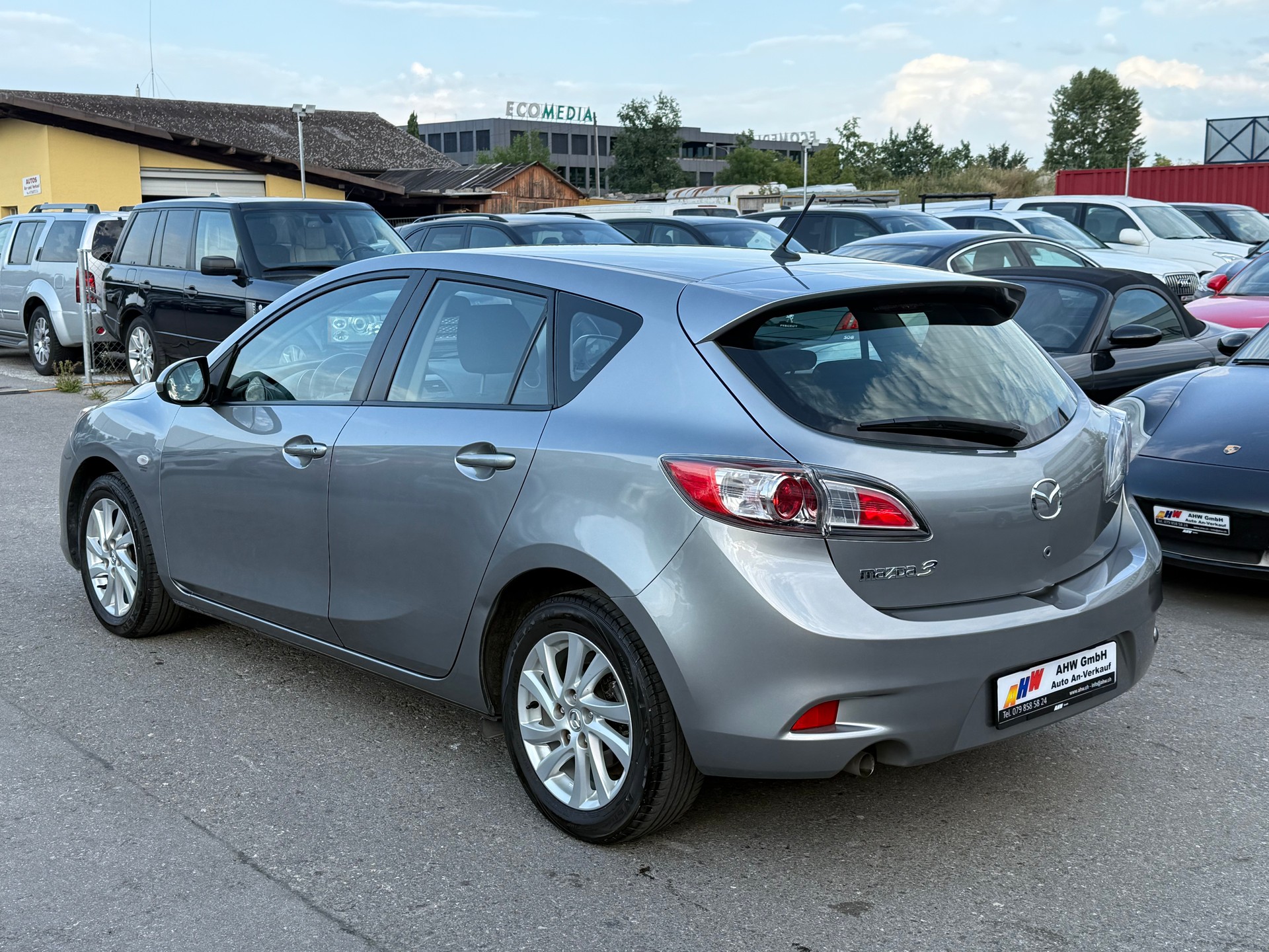 MAZDA 3 1.6 16V Exclusive / FRISCH AB MFK / 8-fach bereift / Servicegepflegt bei Mazda / Tempomat / 2 Zonen Klimaautomatik-image-5