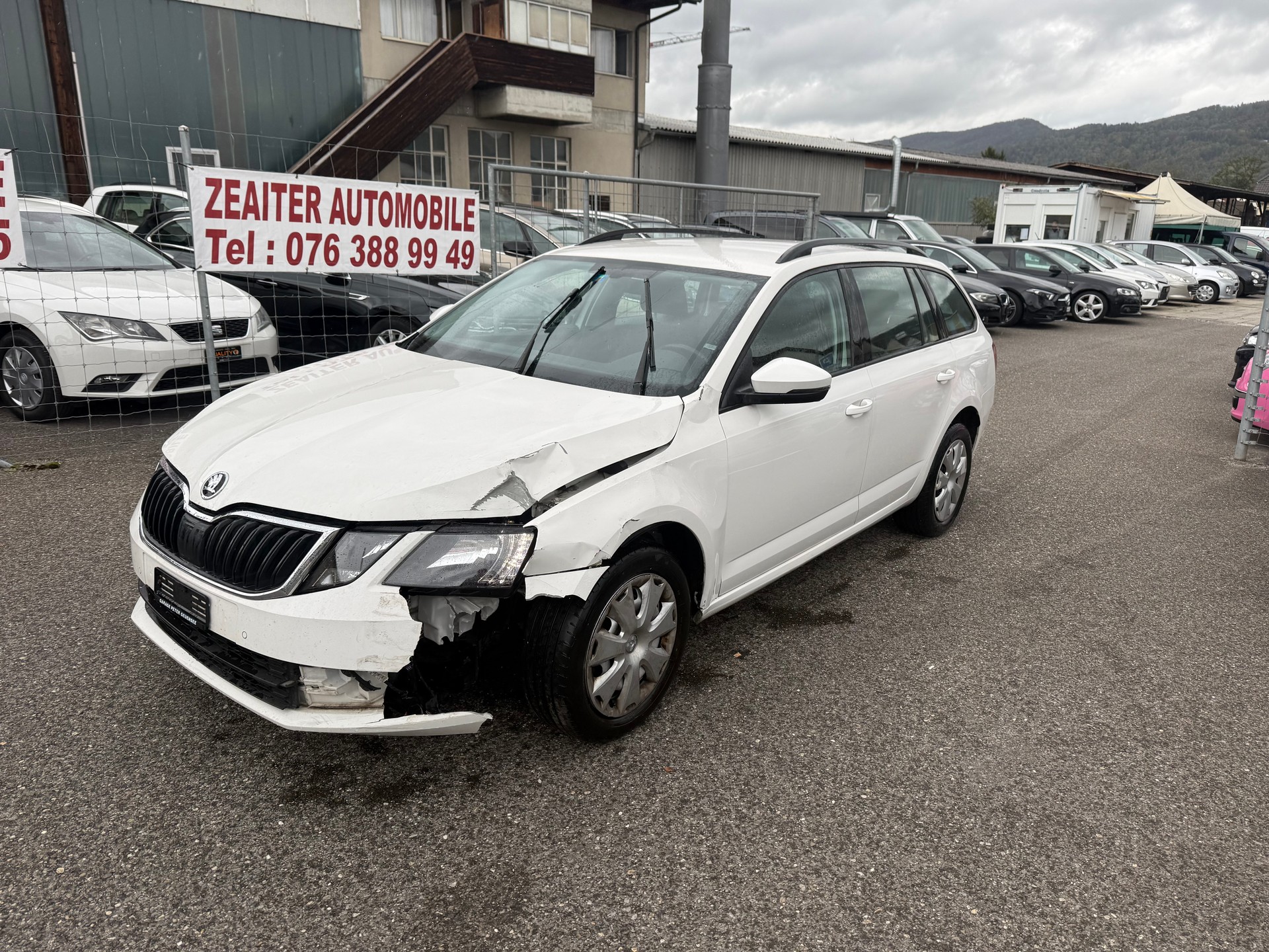 SKODA Octavia Combi 1.6 TDI Clever 4x4-image-1