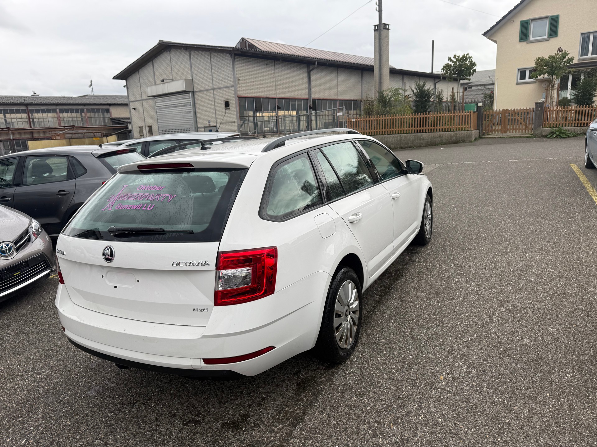 SKODA Octavia Combi 1.6 TDI Clever 4x4-image-5