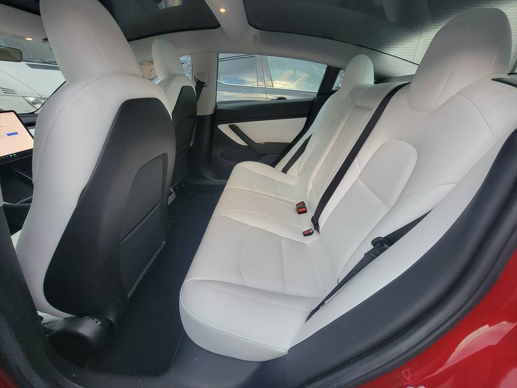 TESLA Model 3 Long Range Dual Motor AWD-image-8