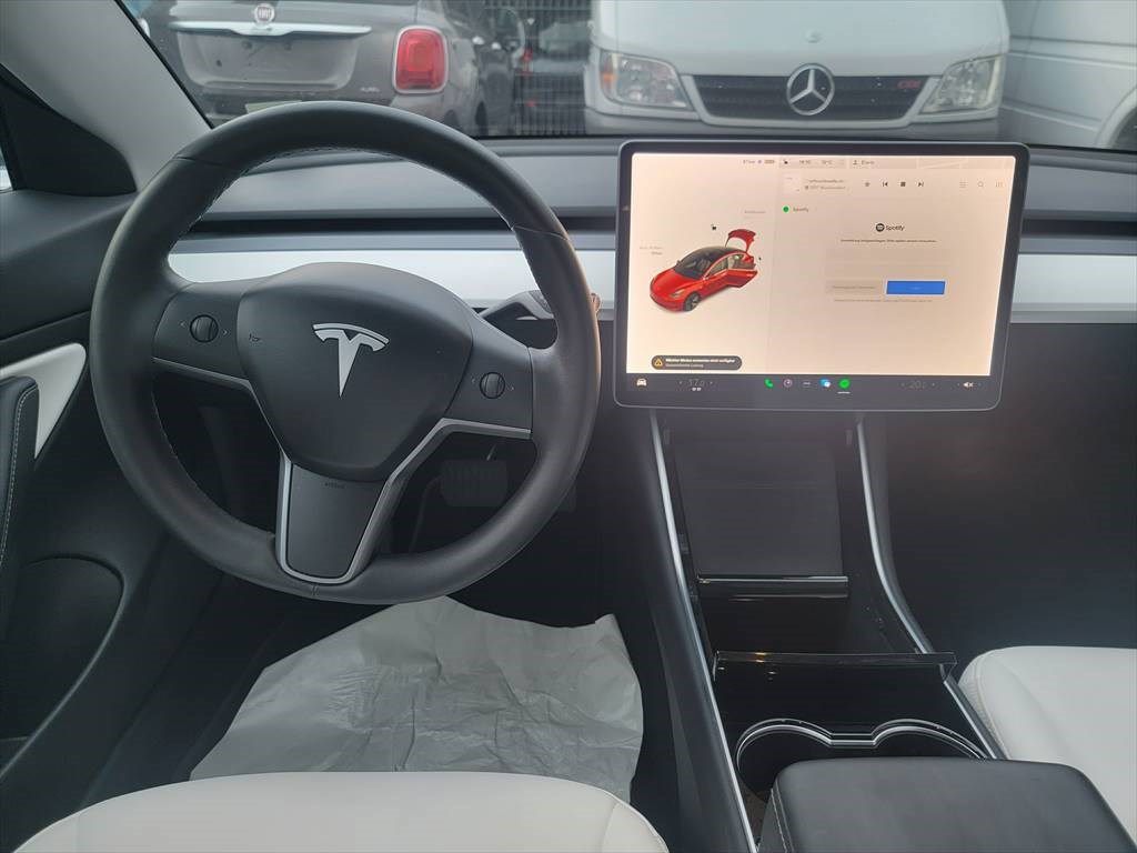 TESLA Model 3 Long Range Dual Motor AWD-image-10