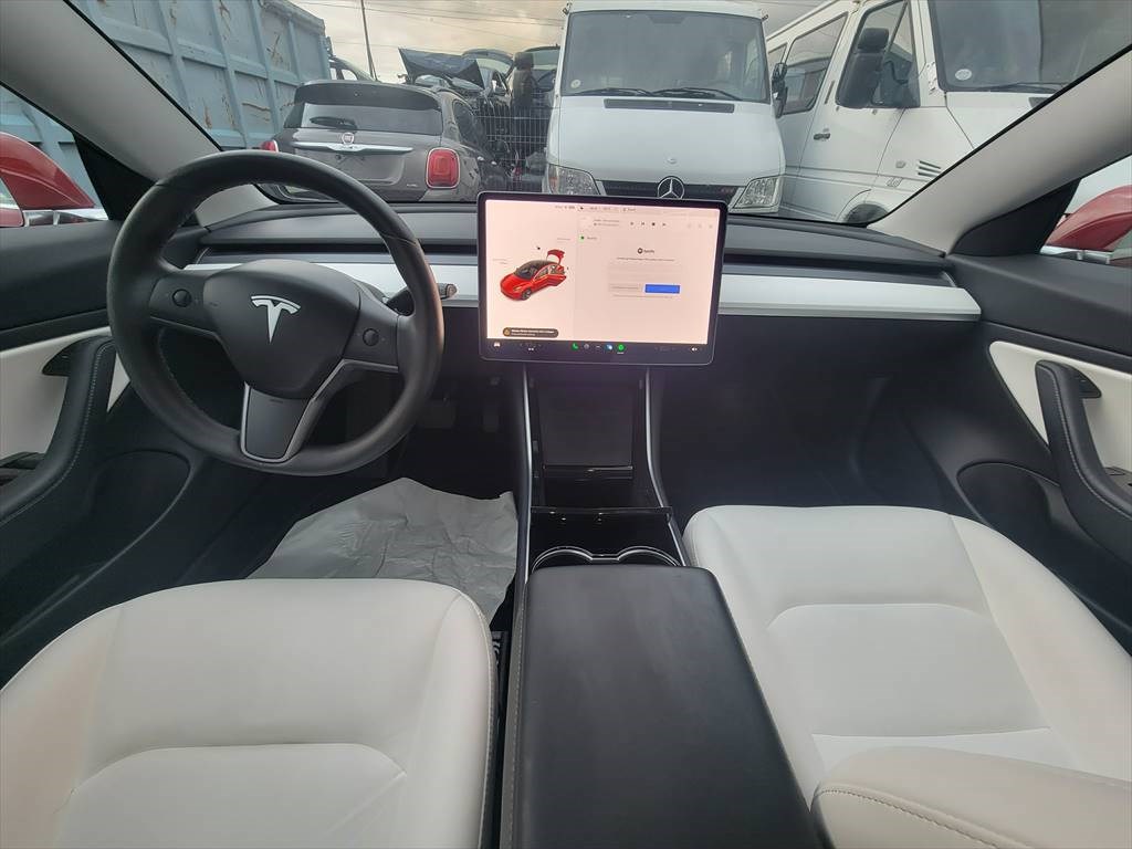 TESLA Model 3 Long Range Dual Motor AWD-image-9