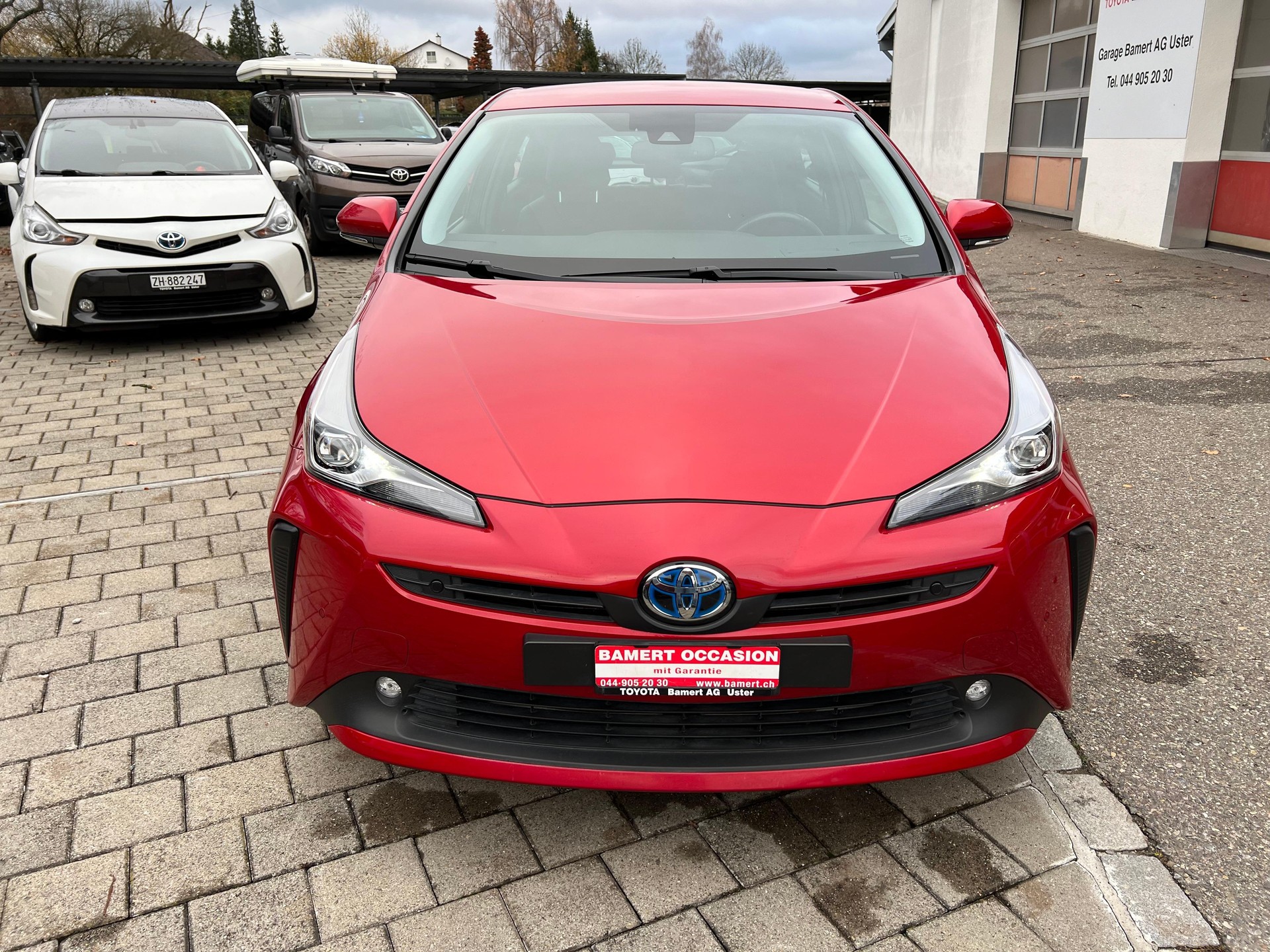TOYOTA Prius 1.8 VVTi HSD Premium AWD-i-image-14