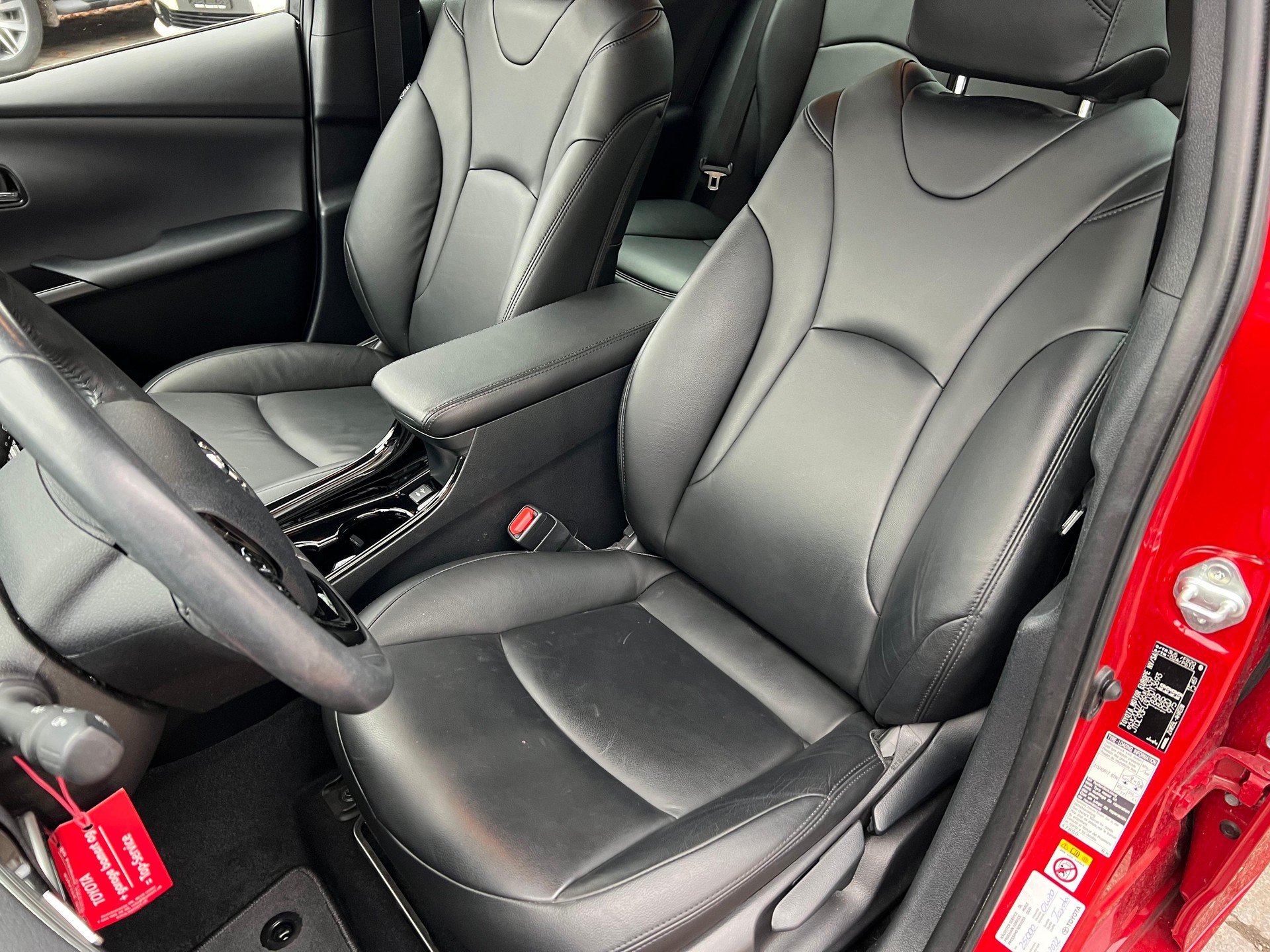 TOYOTA Prius 1.8 VVTi HSD Premium AWD-i-image-9