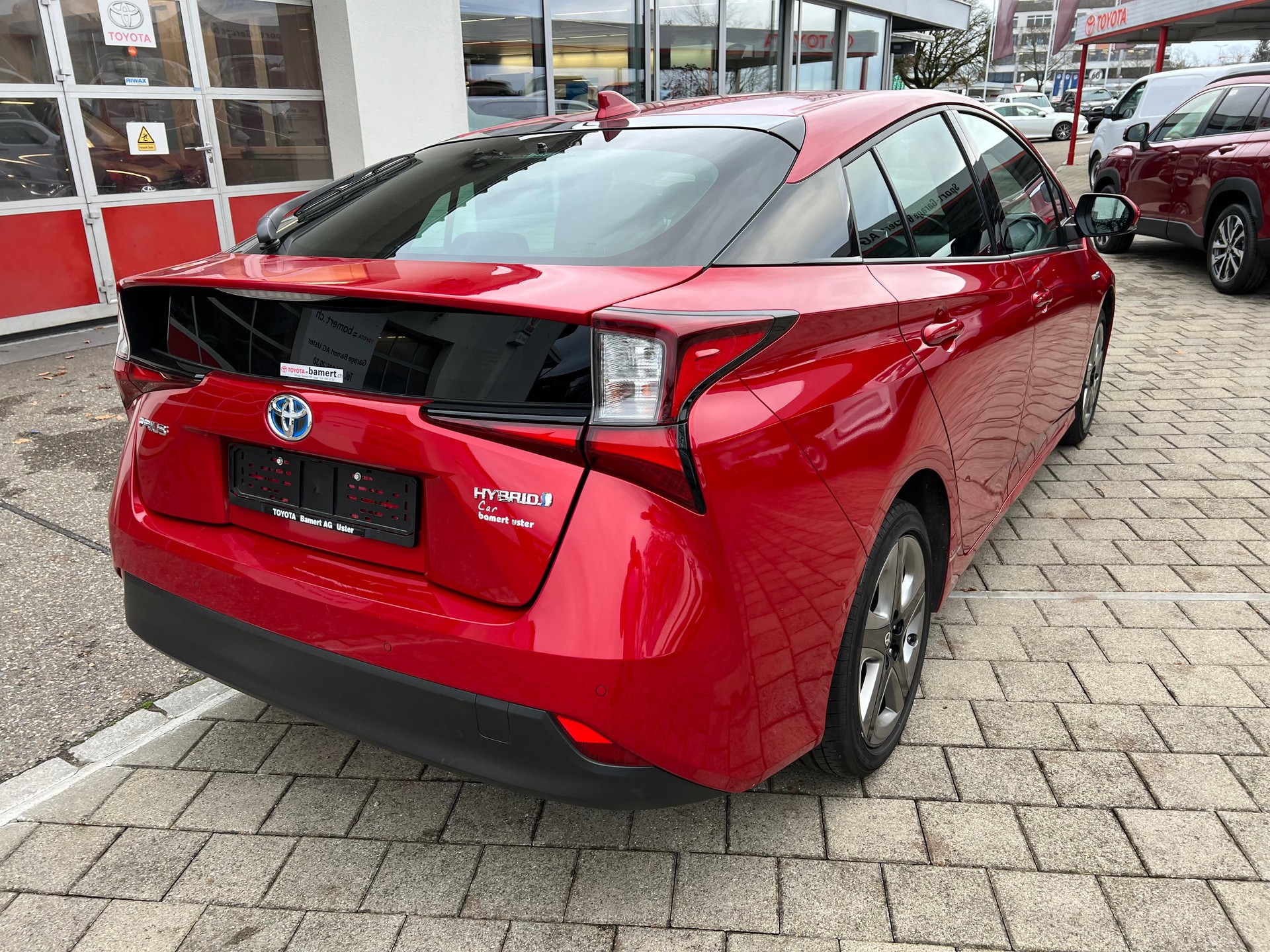 TOYOTA Prius 1.8 VVTi HSD Premium AWD-i-image-5