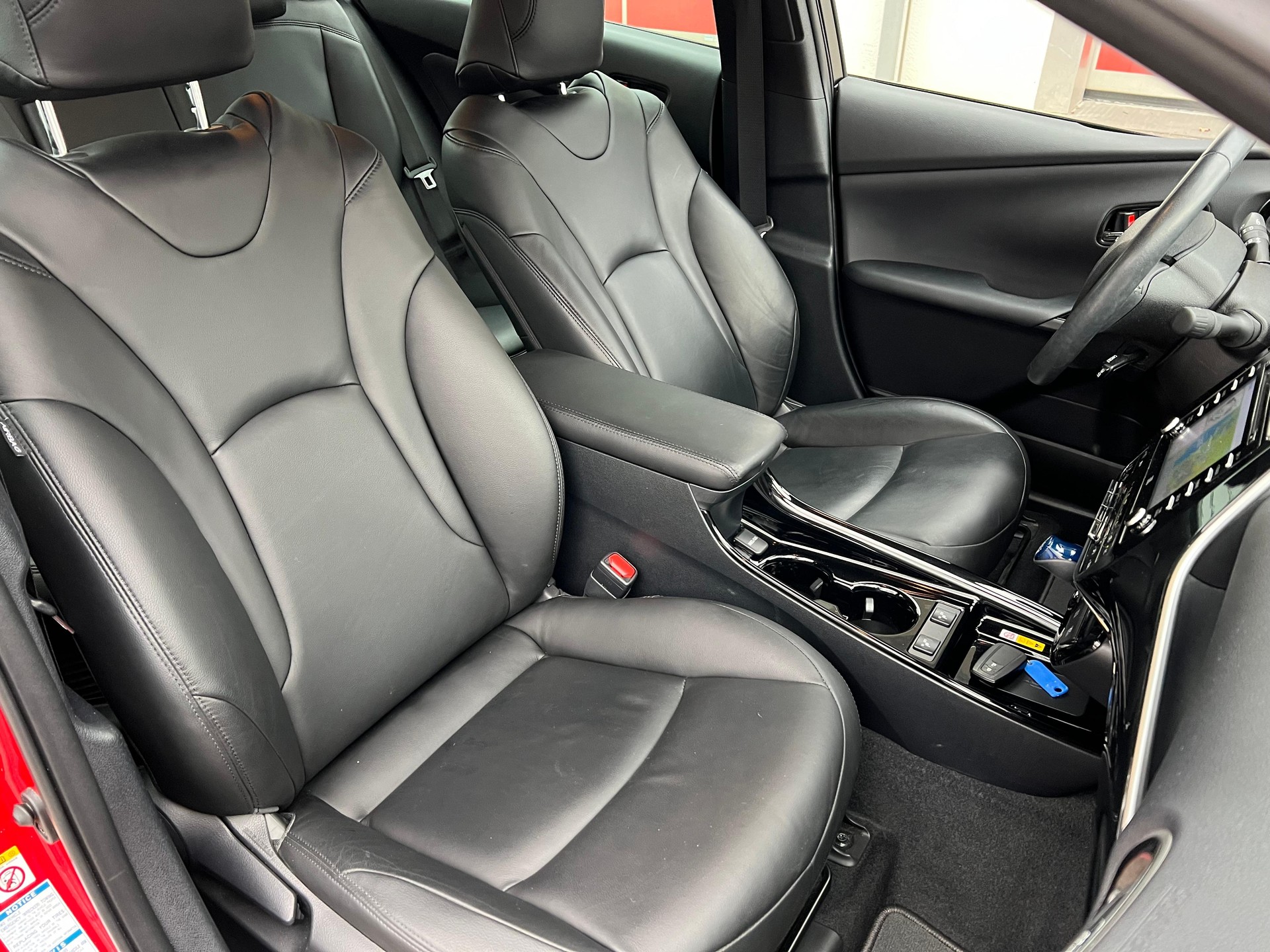 TOYOTA Prius 1.8 VVTi HSD Premium AWD-i-image-12
