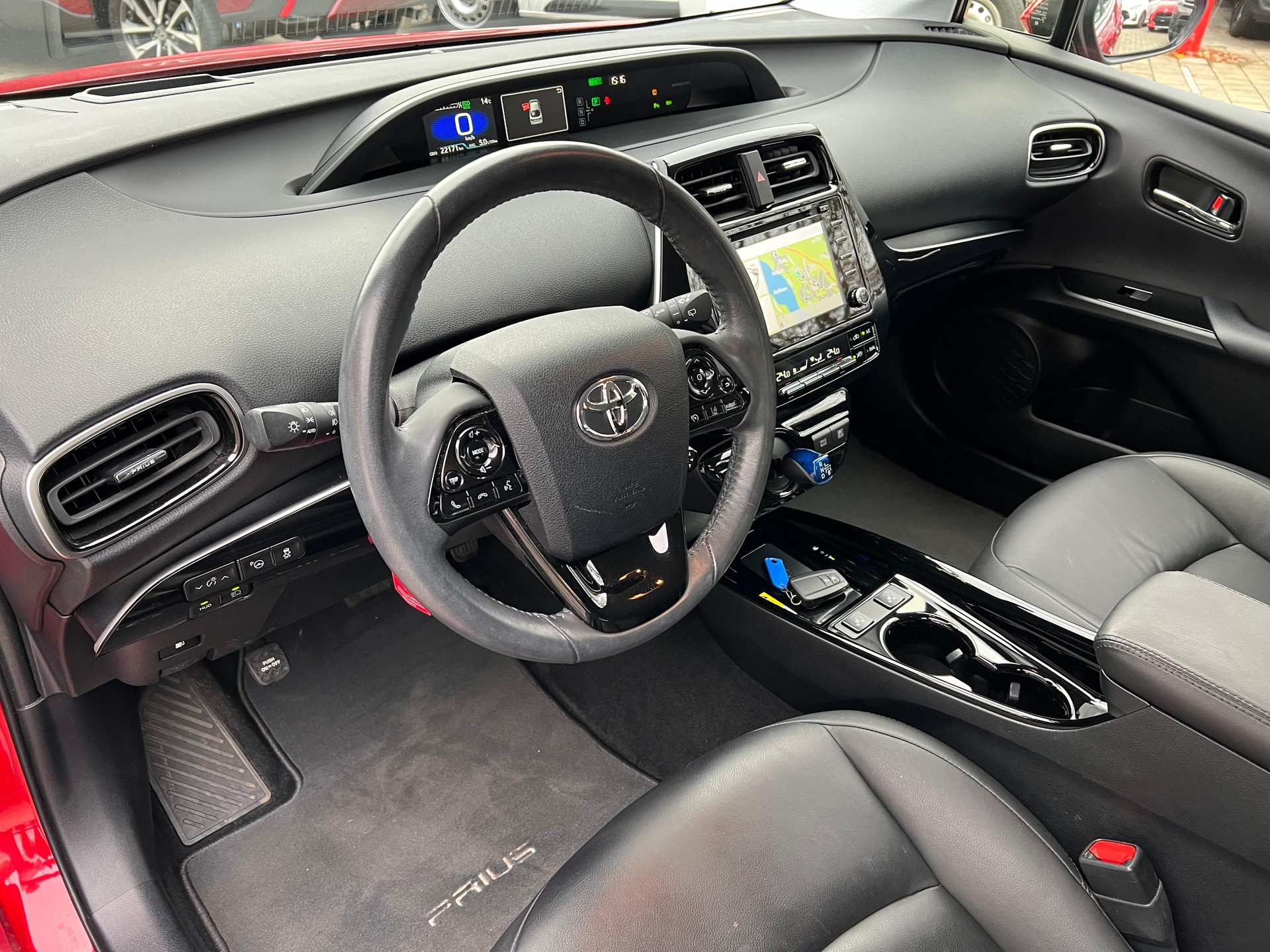 TOYOTA Prius 1.8 VVTi HSD Premium AWD-i-image-7