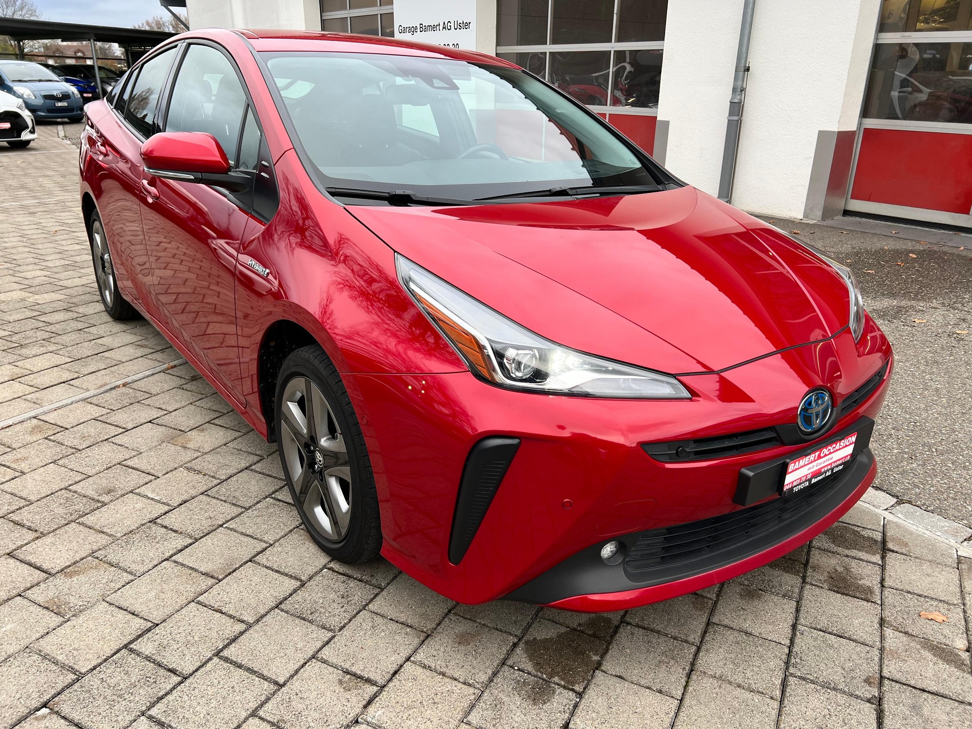 TOYOTA Prius 1.8 VVTi HSD Premium AWD-i-image-15