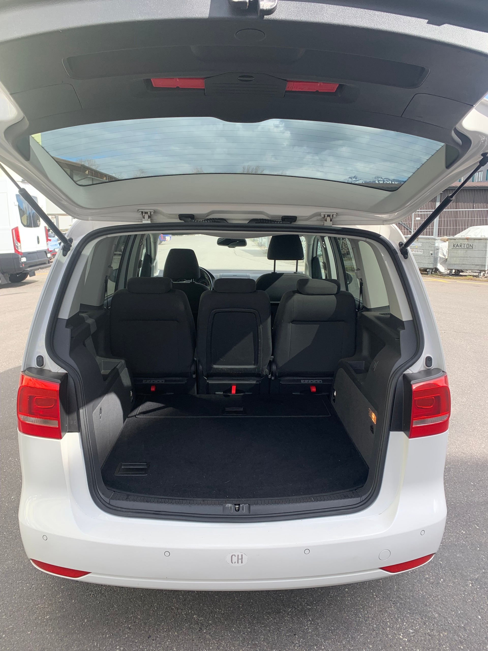 VW Touran 1.4 TSI Highline DSG-showroom-element-3