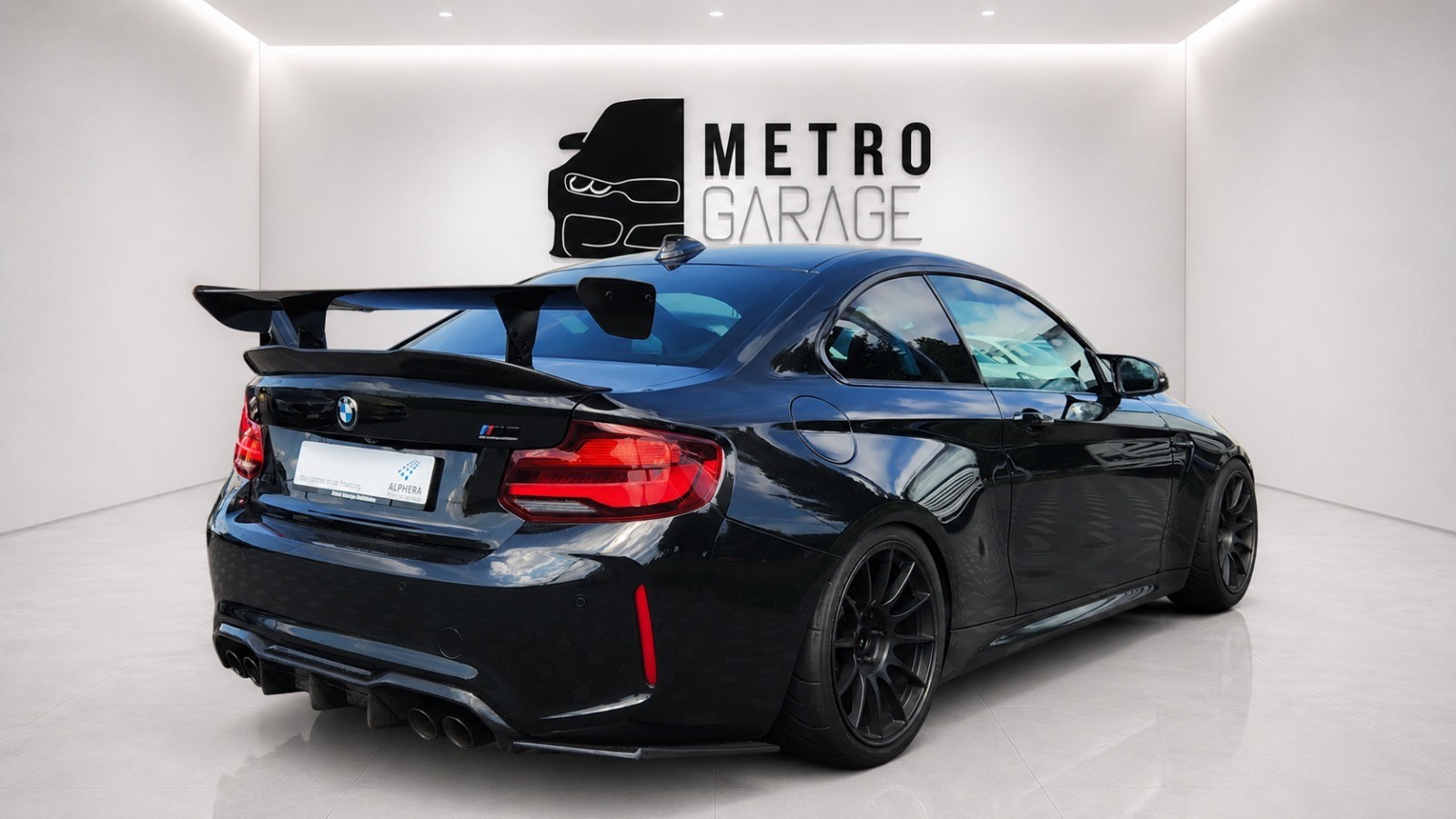BMW M2 Competition Drivelogic-showroom-element-2