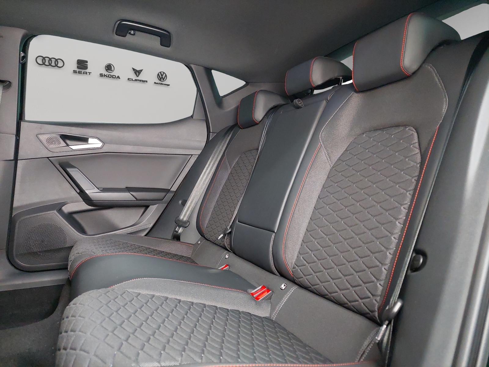 SEAT Leon 1.5 eTSI mHEV DSG Move FR-image-8