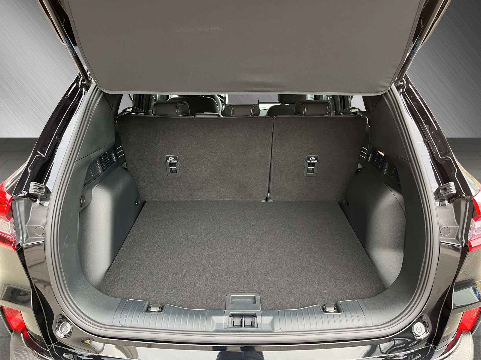 FORD Kuga 2.5 Hybrid Titanium 4x4-image-8