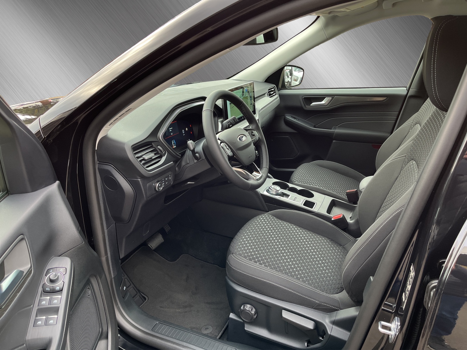 FORD Kuga 2.5 Hybrid Titanium 4x4-image-9