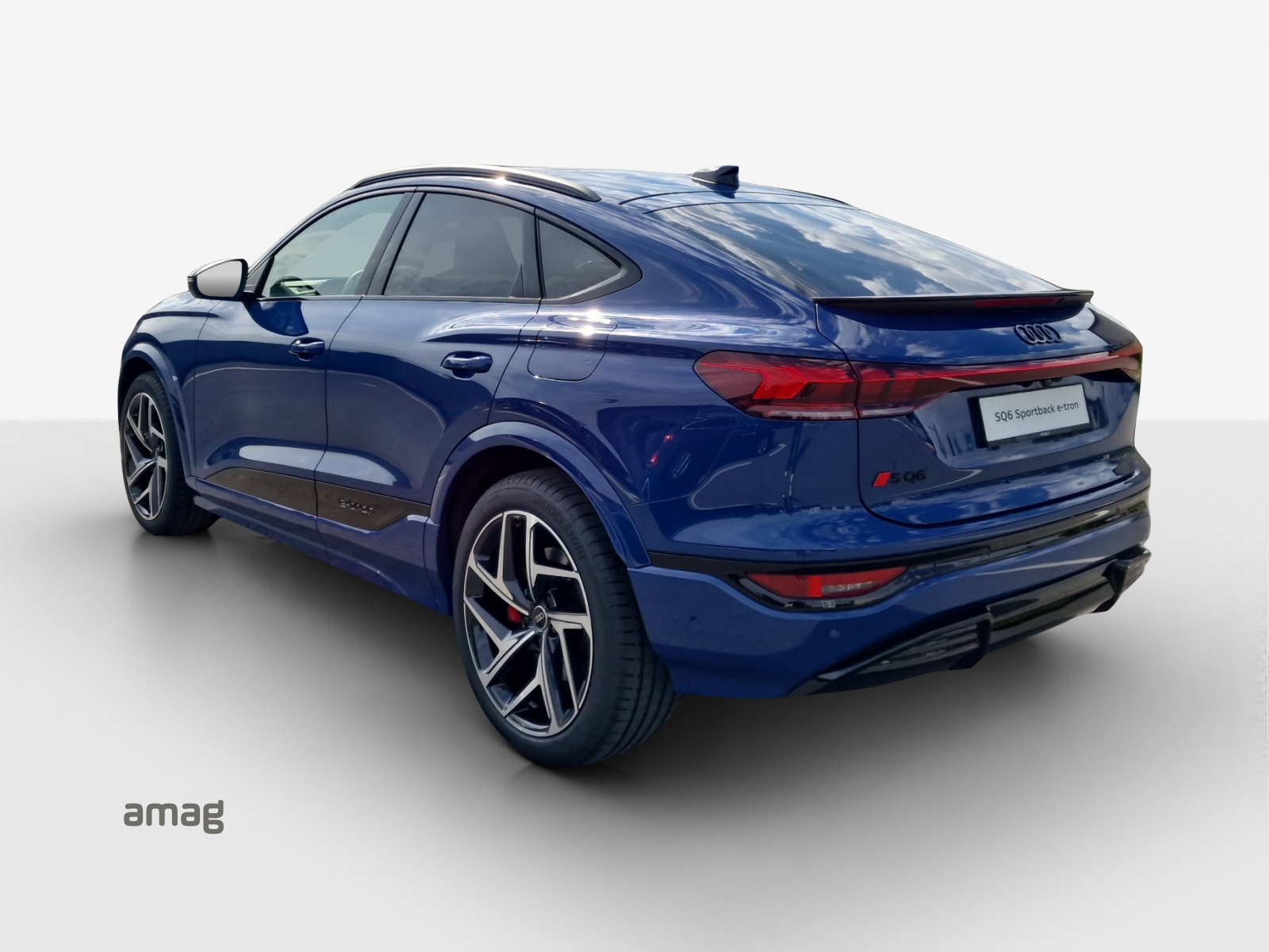 AUDI SQ6 Sportback e-tron quattro-image-2