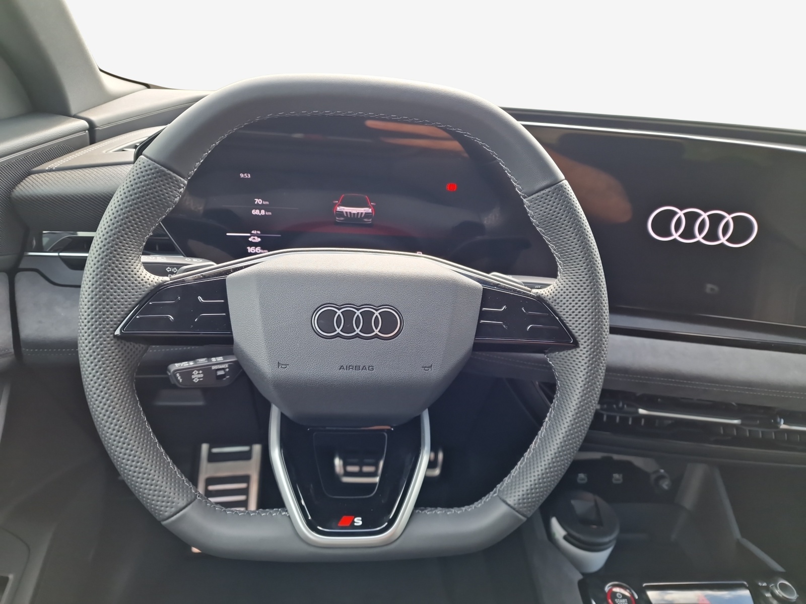 AUDI SQ6 Sportback e-tron quattro-image-9